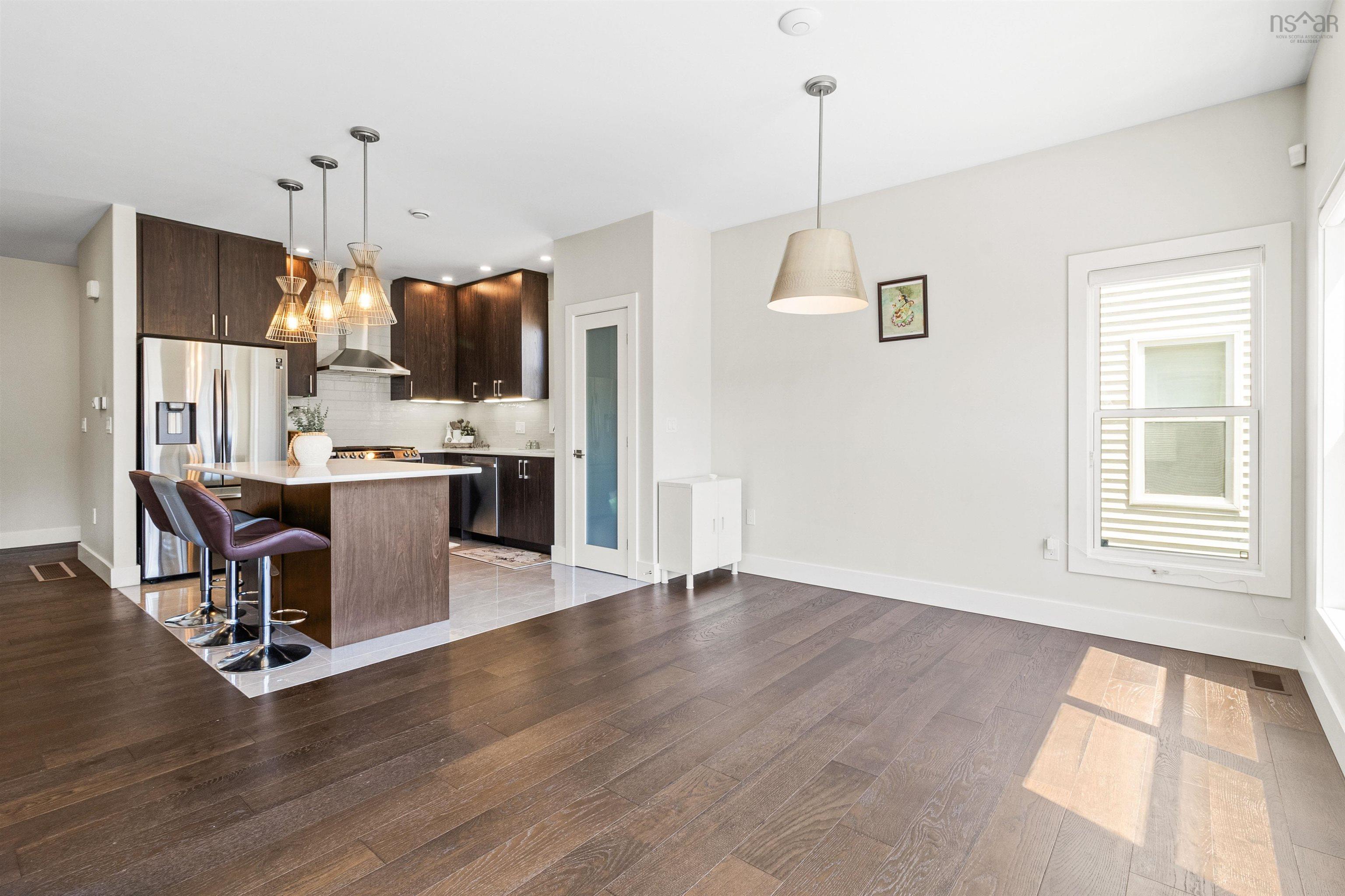 $949,000.00: 40 Talus Avenue, Bedford
