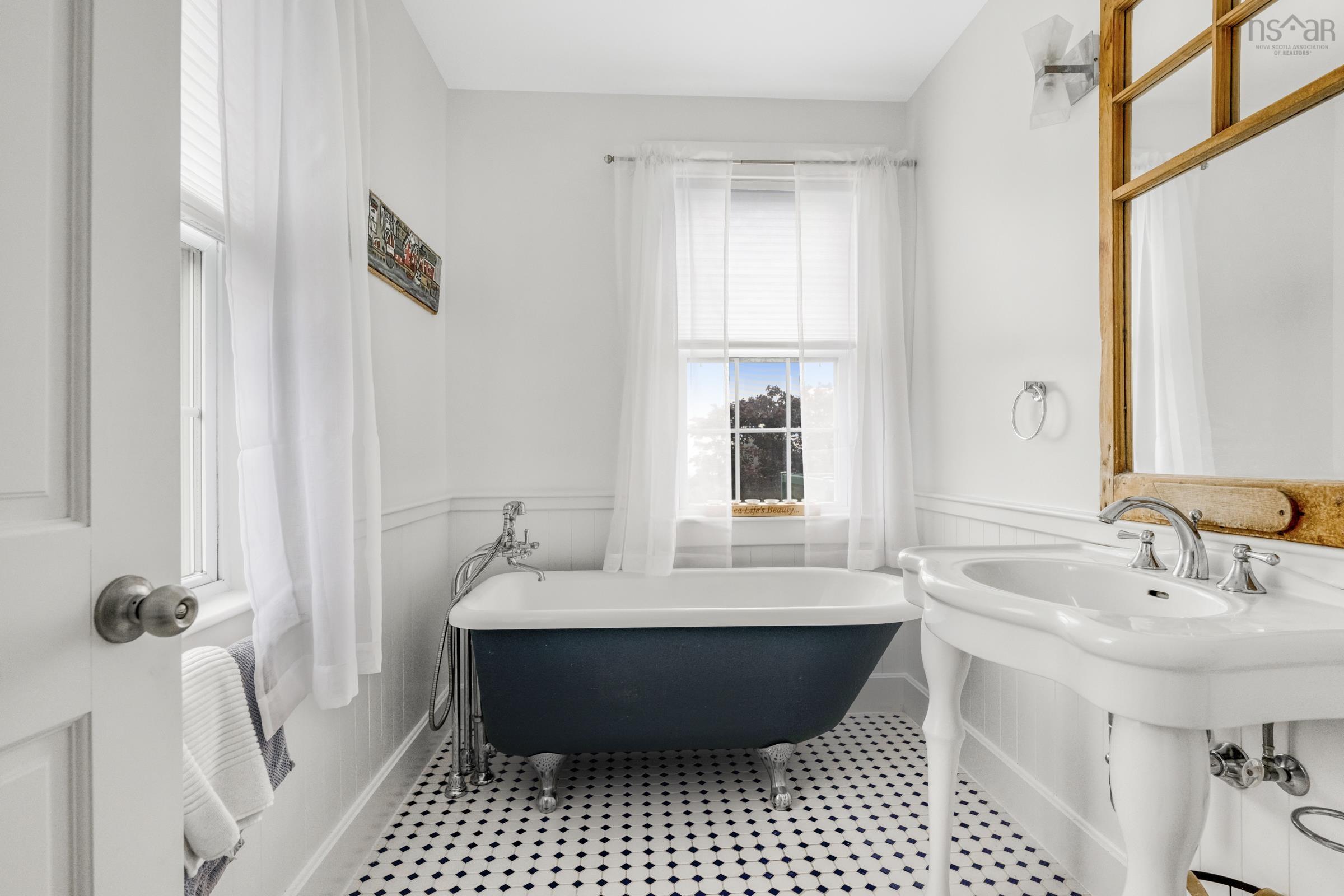 $525,000.00: 23 Ocean View Drive, Blue Rocks