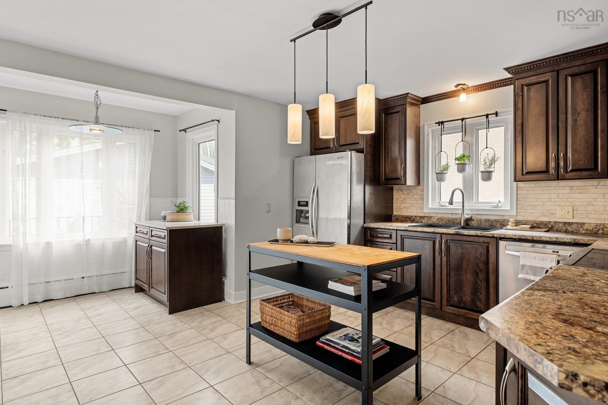 $1,200,000.00: 6283-6285-6287 London Street, Halifax