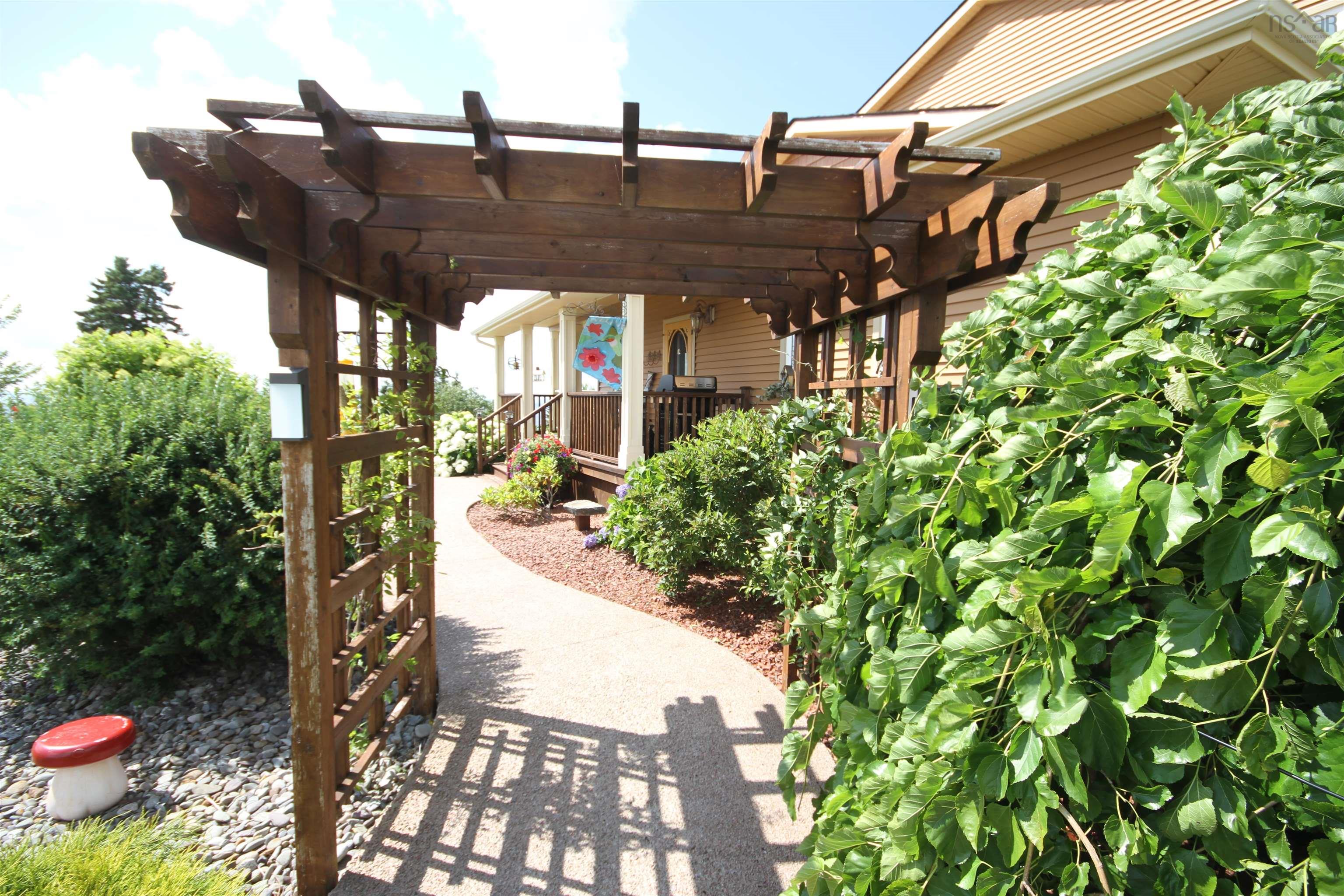 $1,150,000.00: 75 Macdonald Drive, Creignish