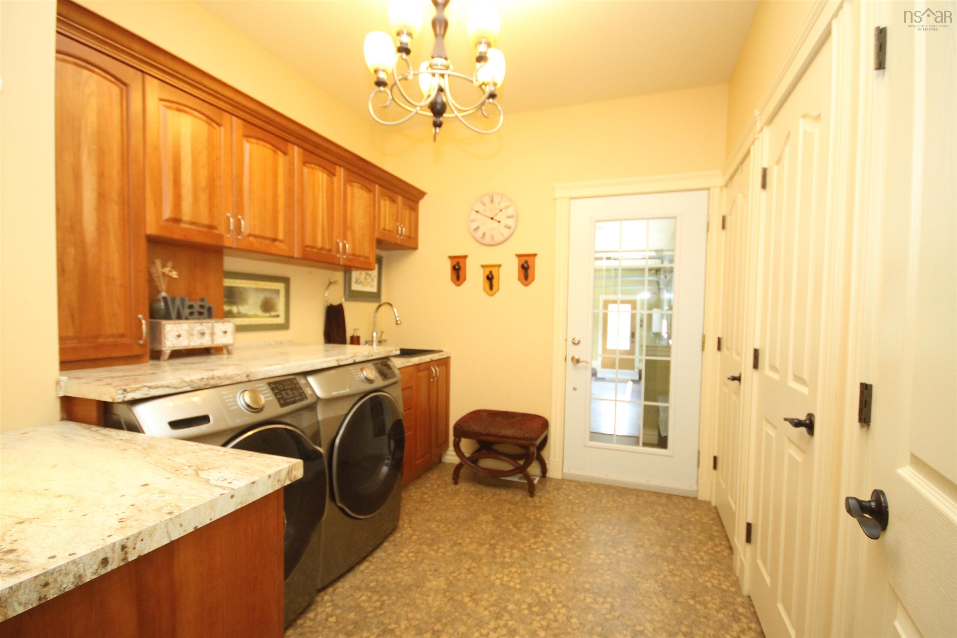 $1,150,000.00: 75 Macdonald Drive, Creignish