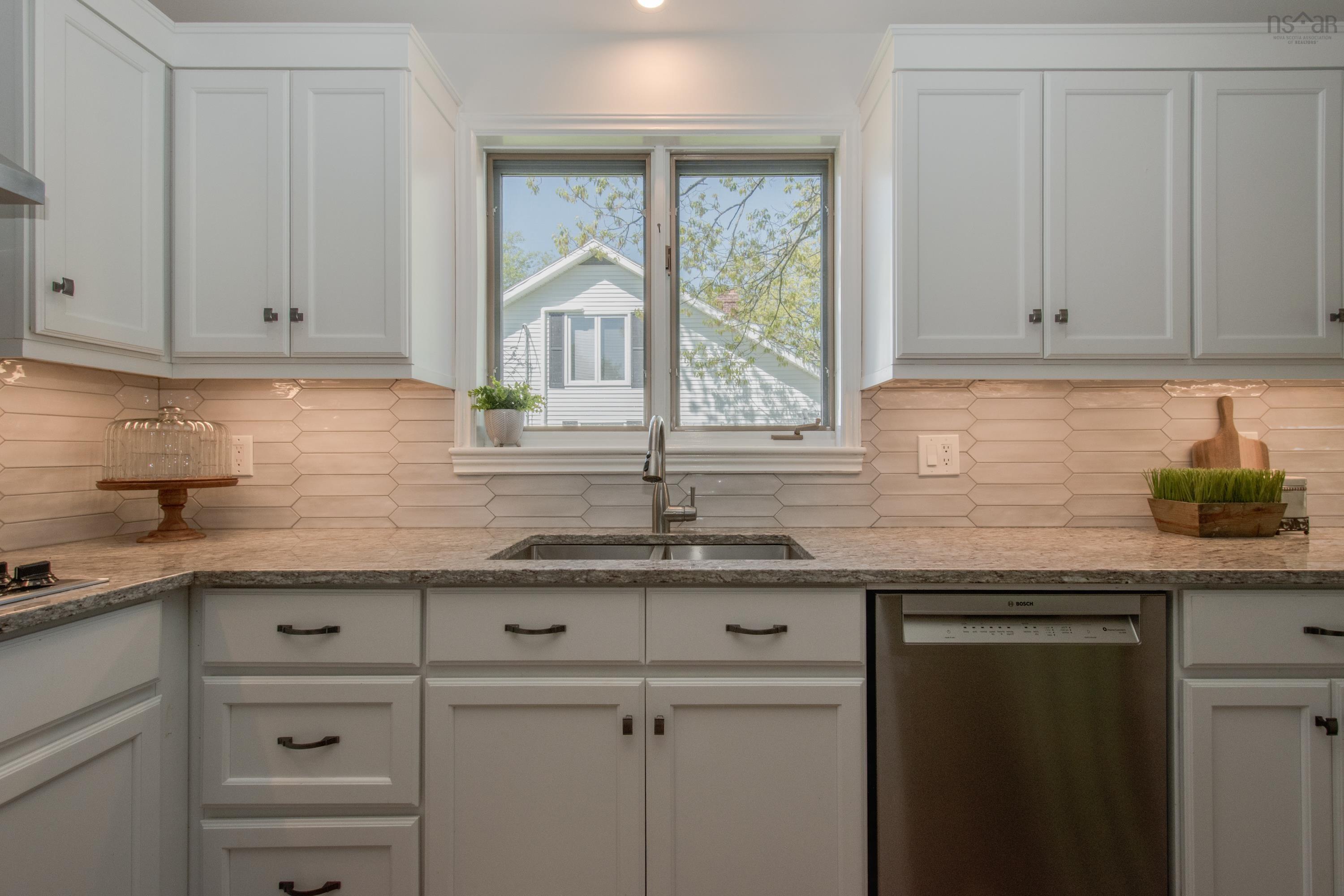 $689,000.00: 17 Lacewood Drive, Kentville