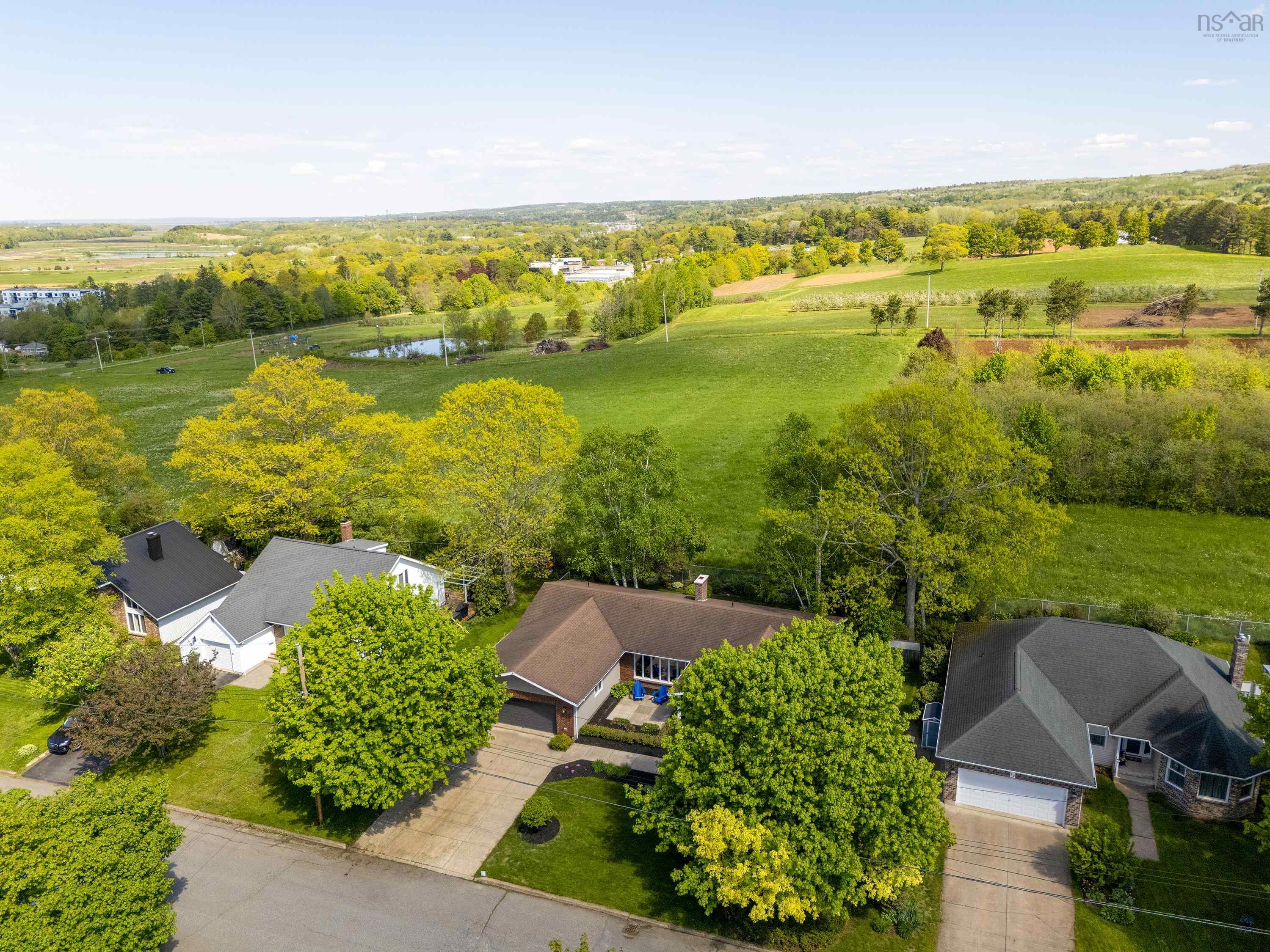 $689,000.00: 17 Lacewood Drive, Kentville