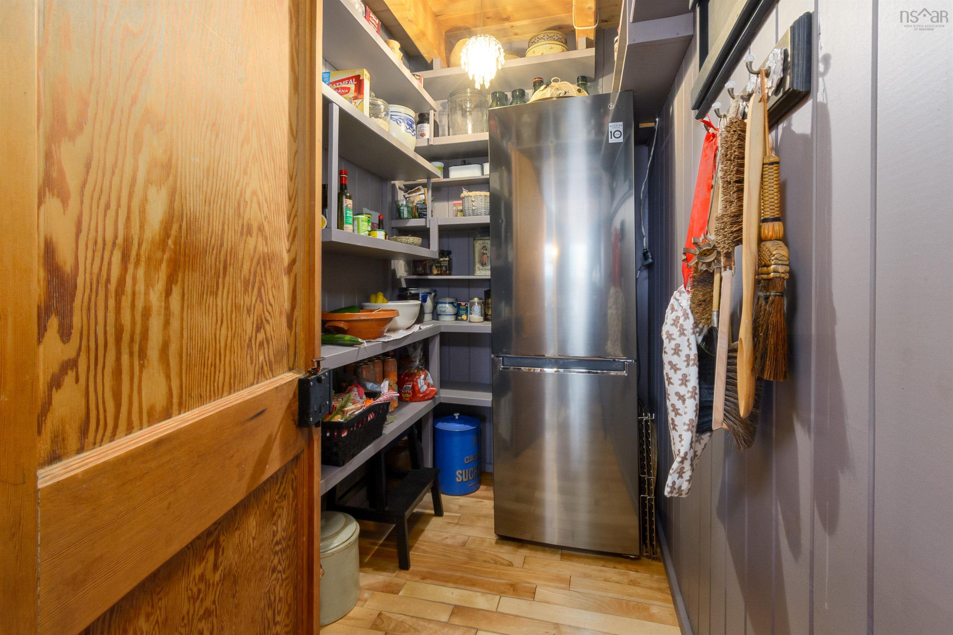 $699,900.00: 2660 LOCH LOMOND Road, Enon