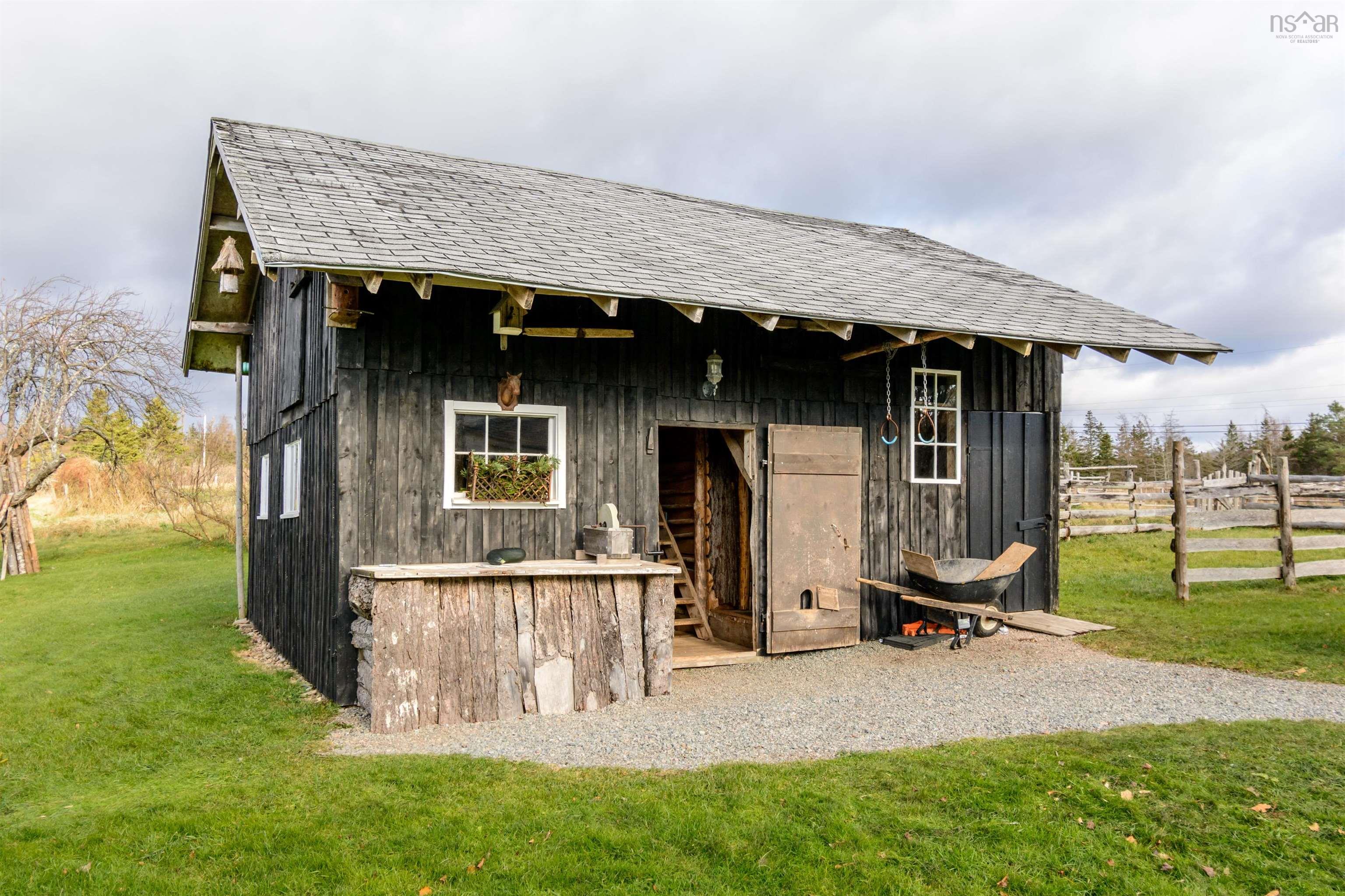 $699,900.00: 2660 LOCH LOMOND Road, Enon