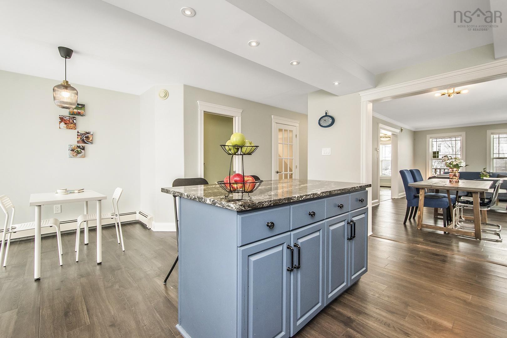 $699,900.00: 33 Ridgestone Court, Halifax