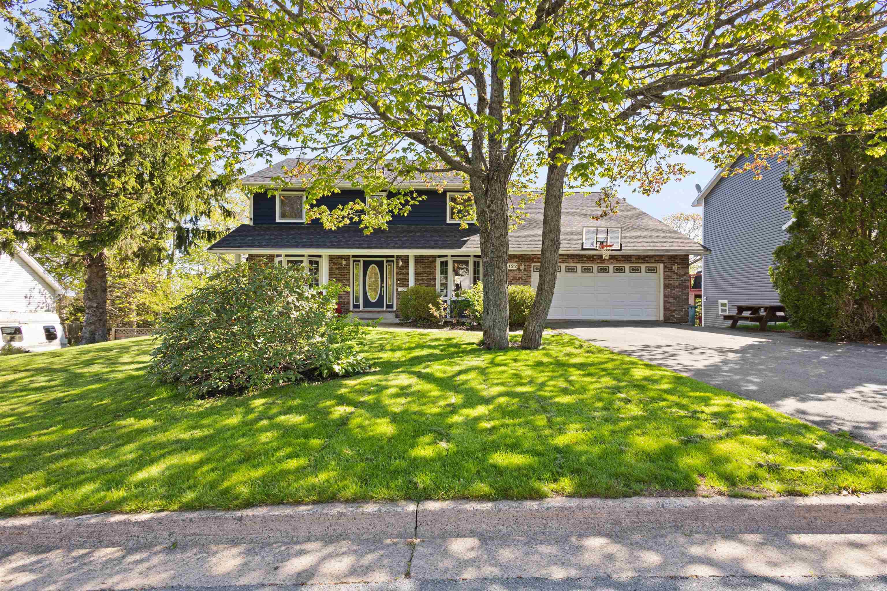 $1,249,900.00: 122 Peregrine Crescent, Bedford