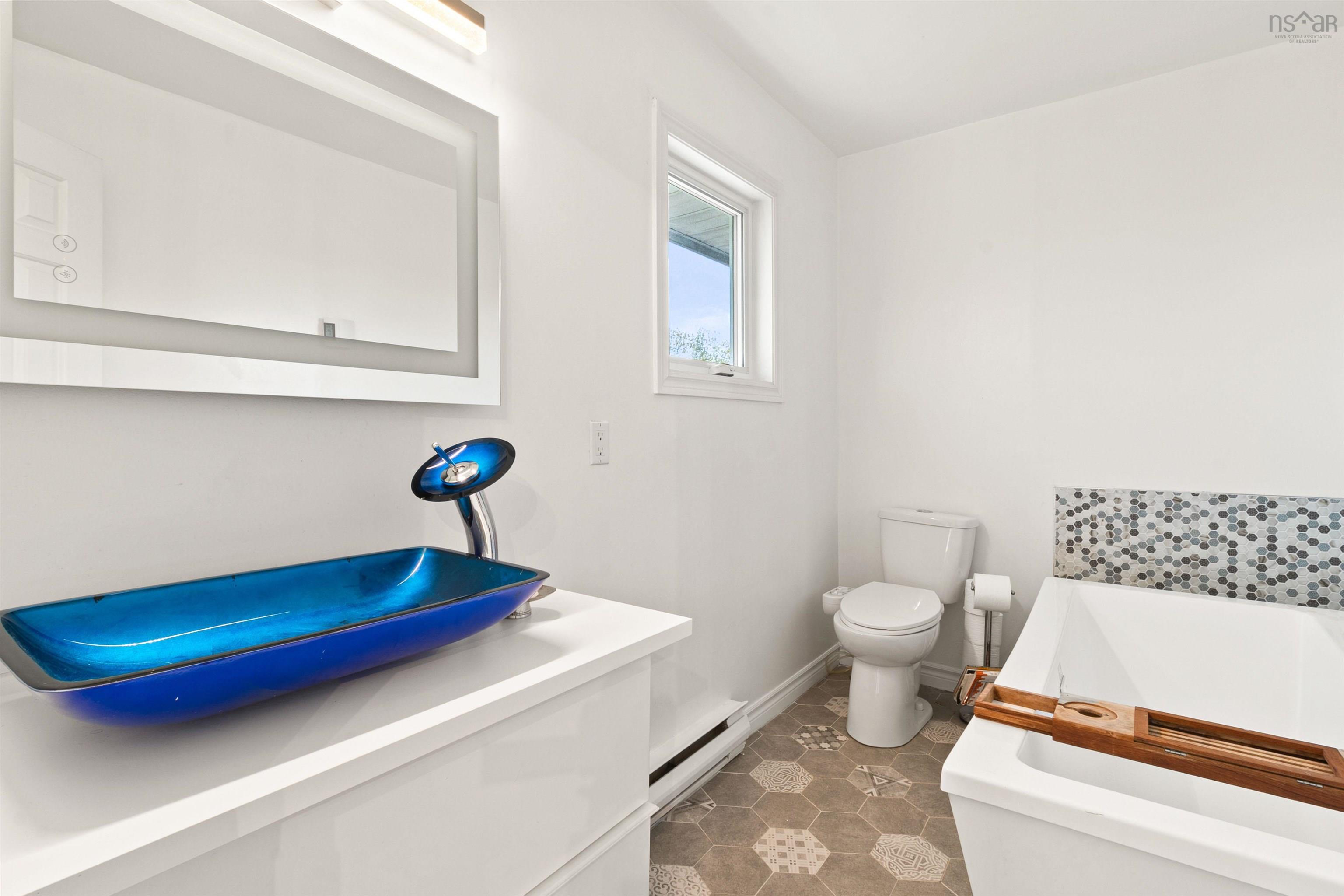$1,249,900.00: 122 Peregrine Crescent, Bedford