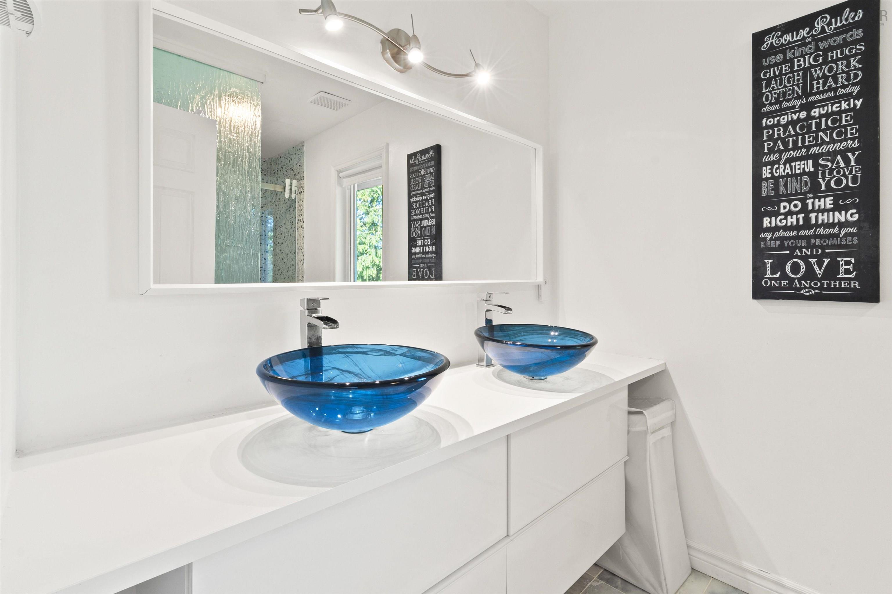 $1,249,900.00: 122 Peregrine Crescent, Bedford