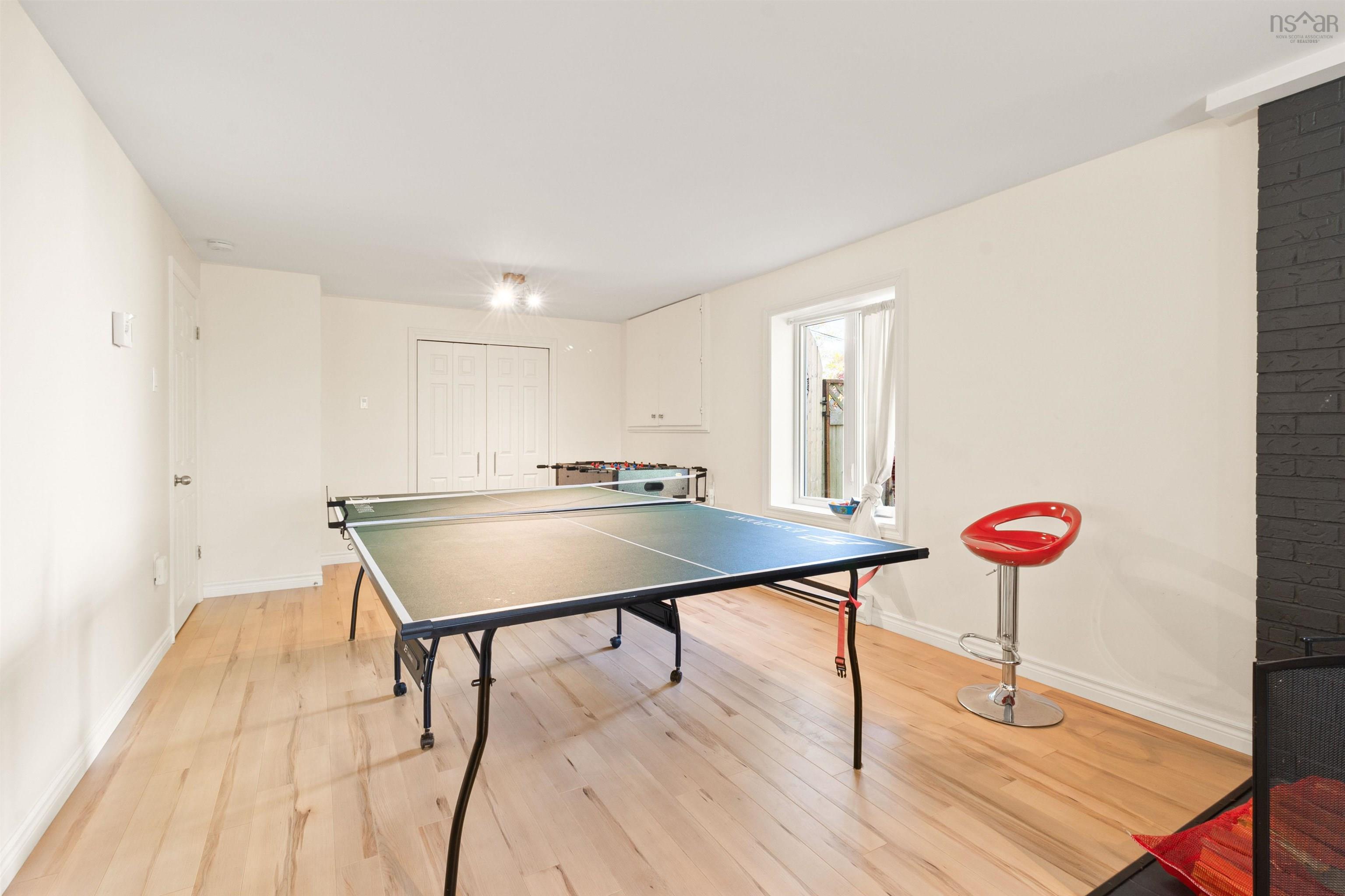 $1,249,900.00: 122 Peregrine Crescent, Bedford