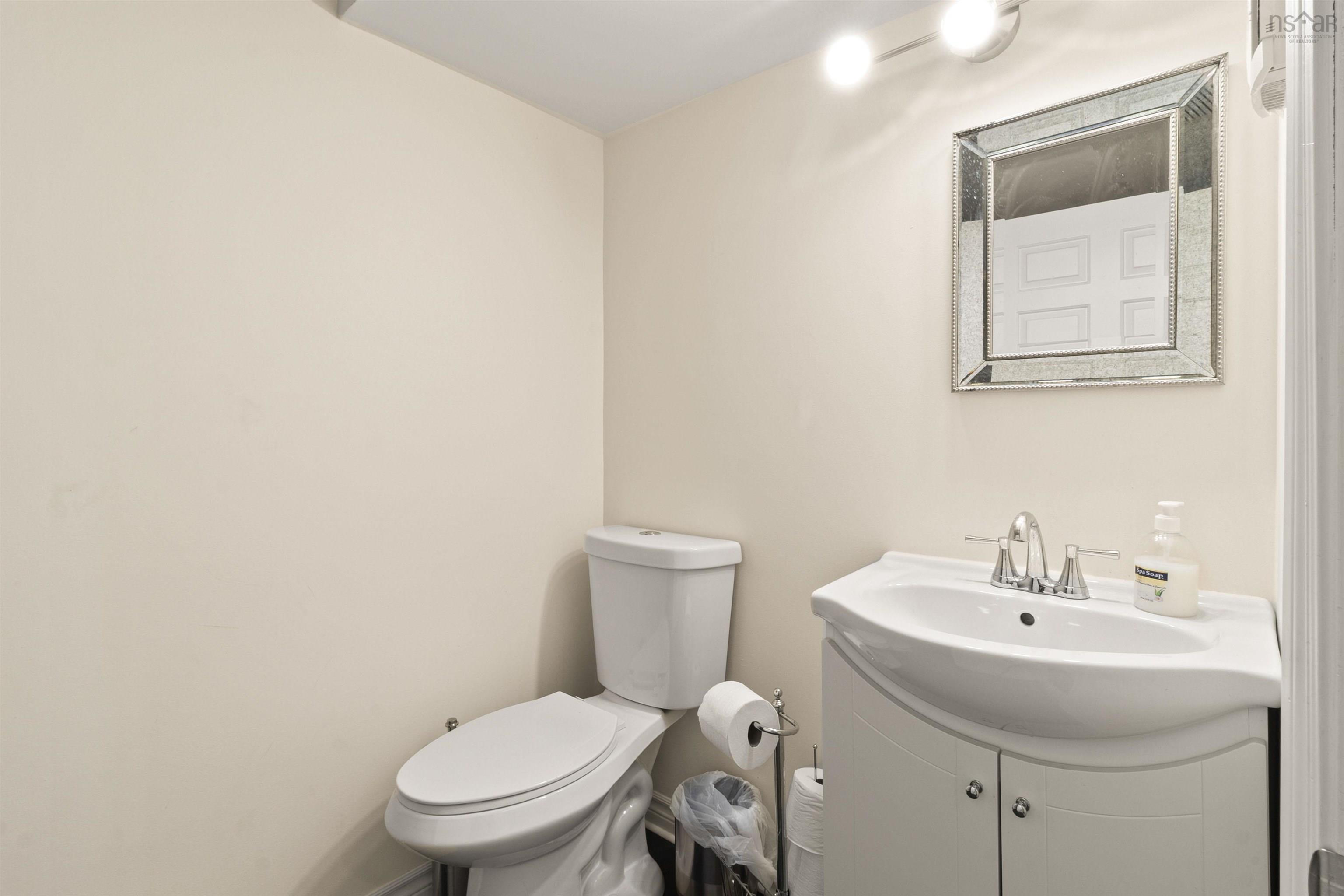 $1,249,900.00: 122 Peregrine Crescent, Bedford