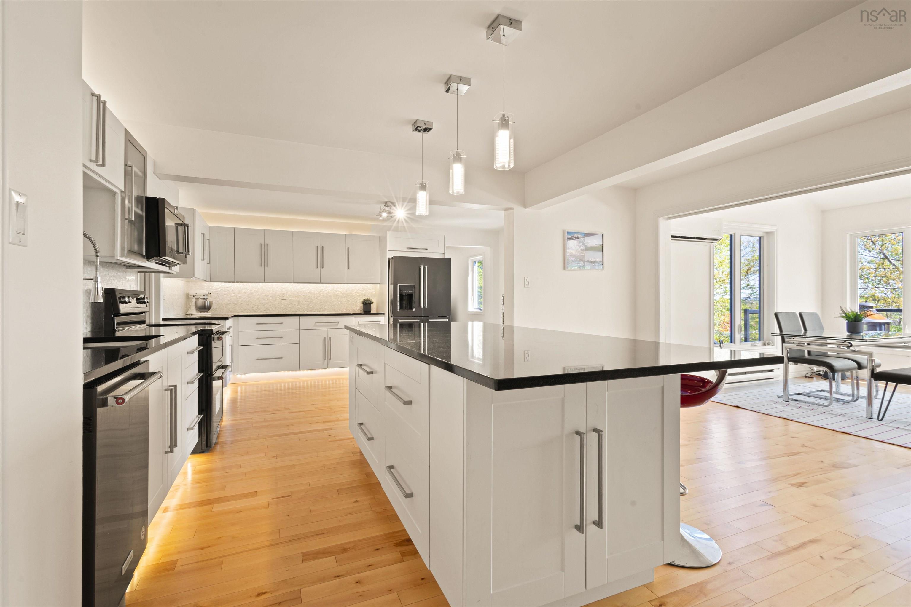 $1,249,900.00: 122 Peregrine Crescent, Bedford