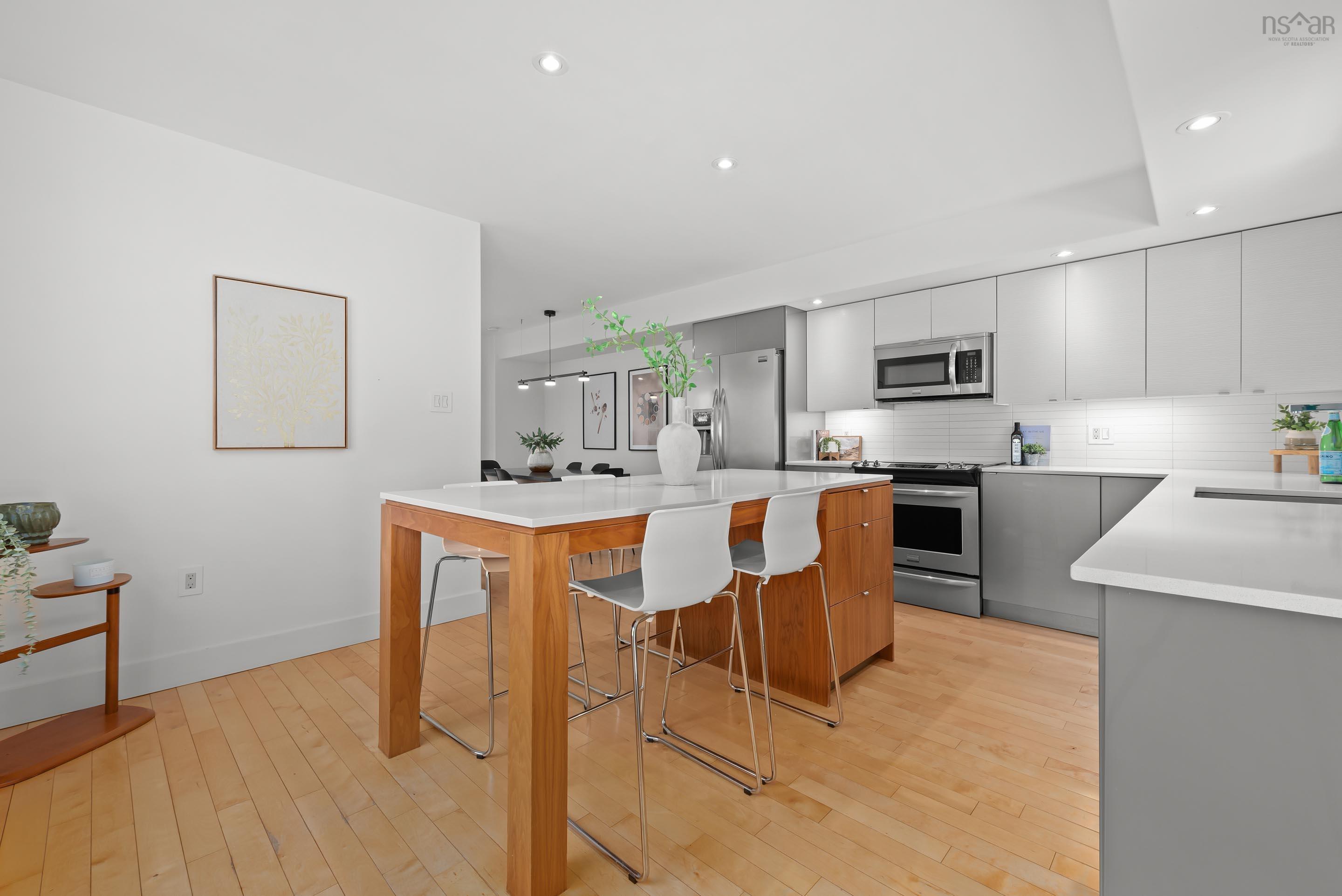 $719,900.00: 356 Bedford Highway, Halifax