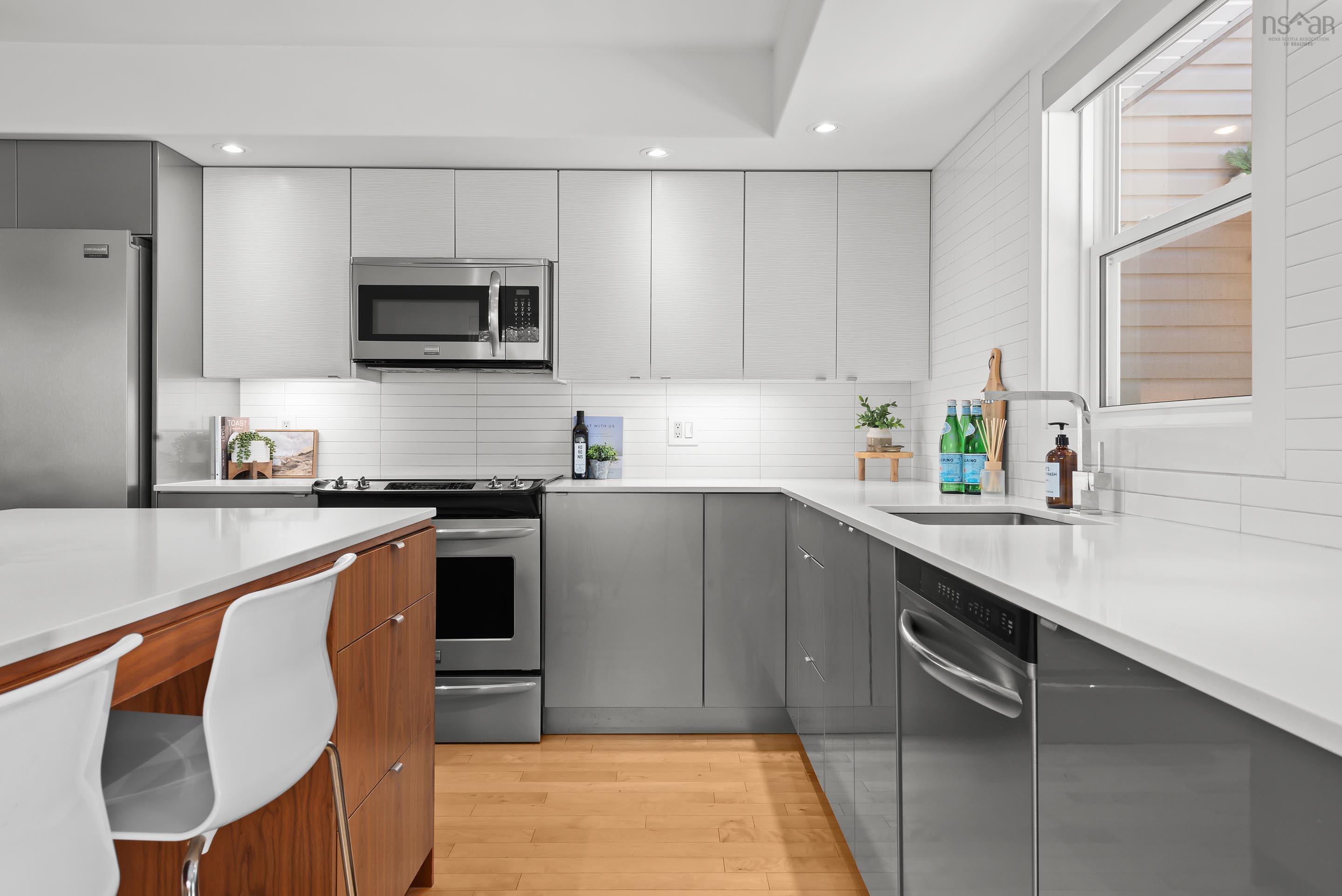 $719,900.00: 356 Bedford Highway, Halifax