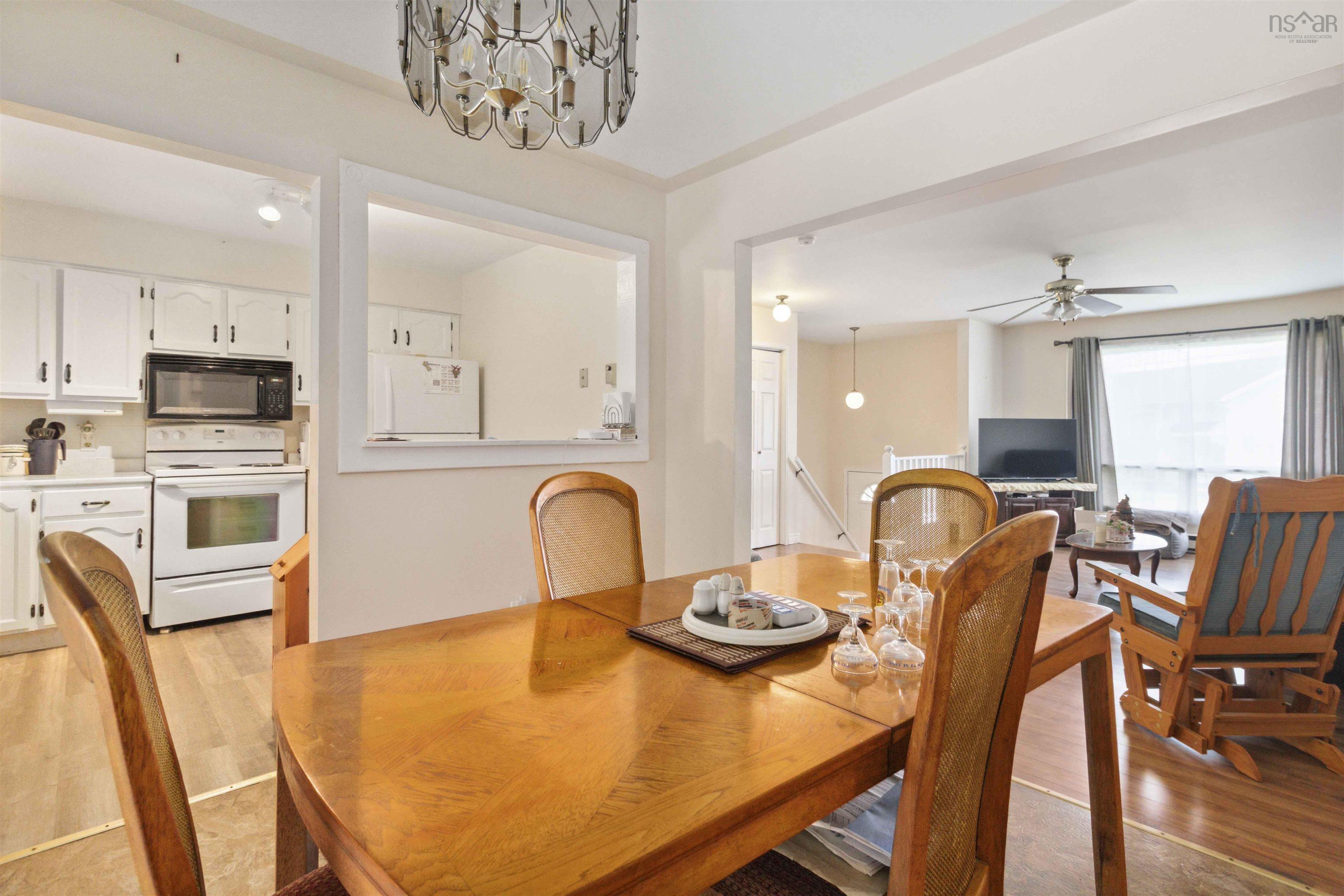 $389,900.00: 15 Contessa, Lower Sackville