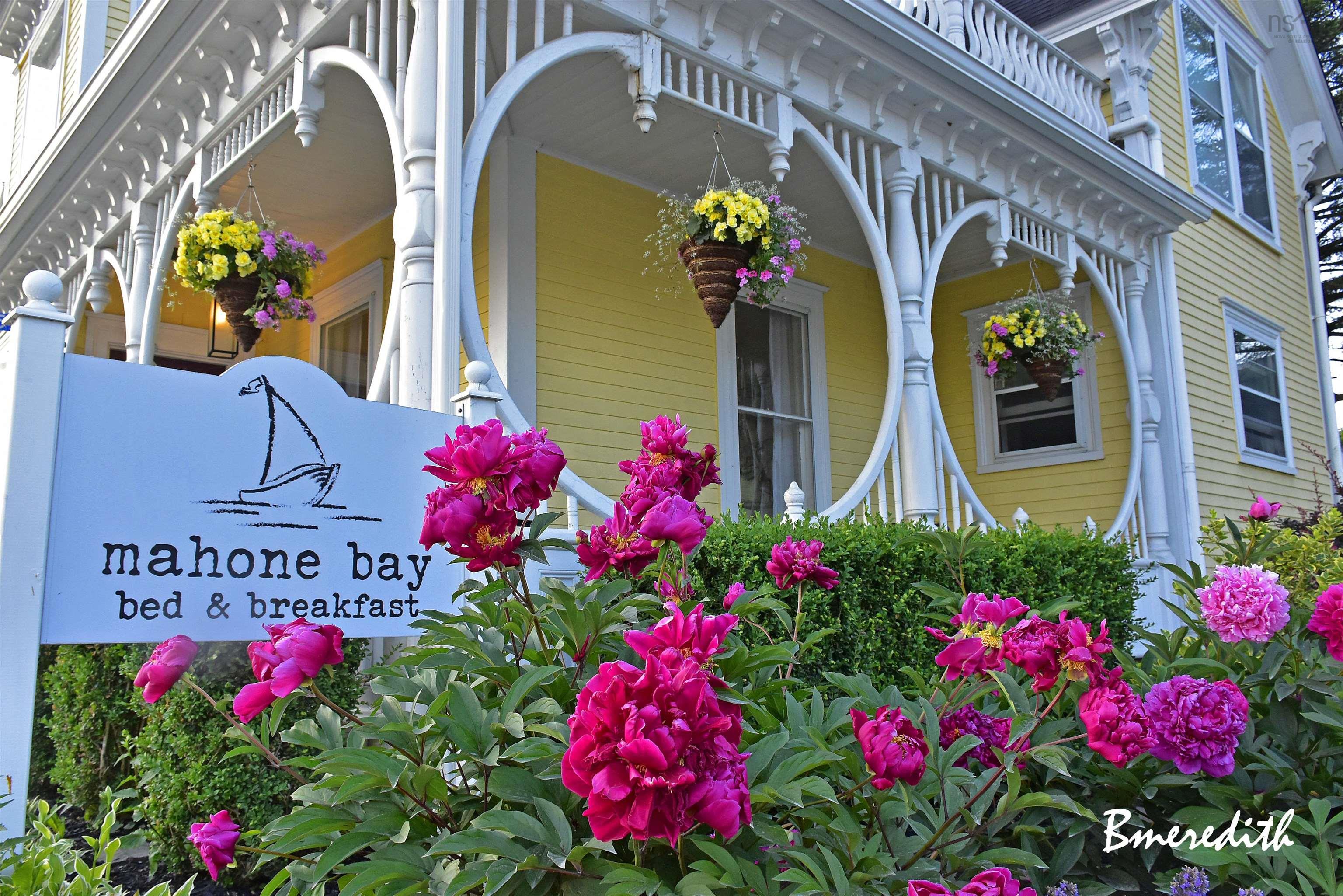 $899,000.00: 558 Main Street, Mahone Bay