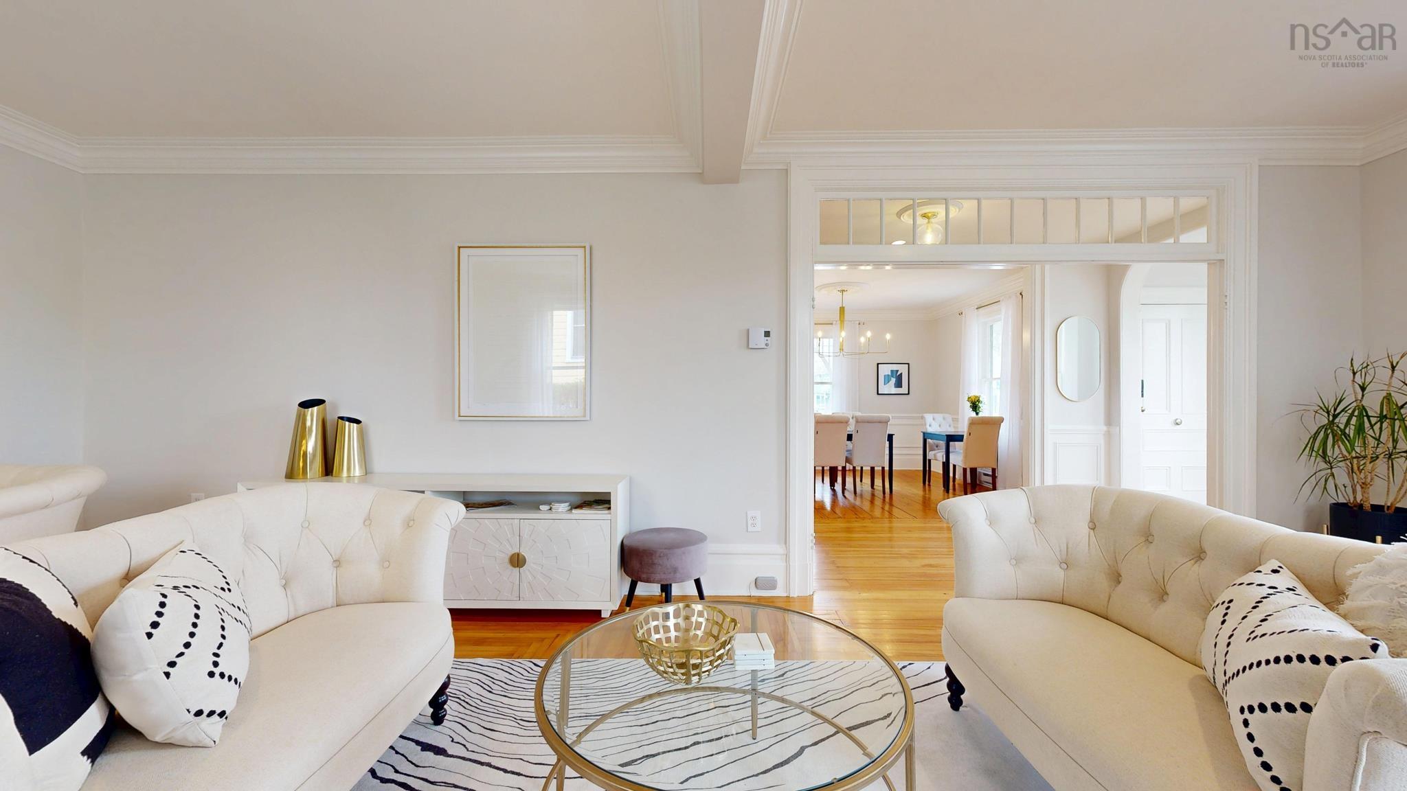 $899,000.00: 558 Main Street, Mahone Bay