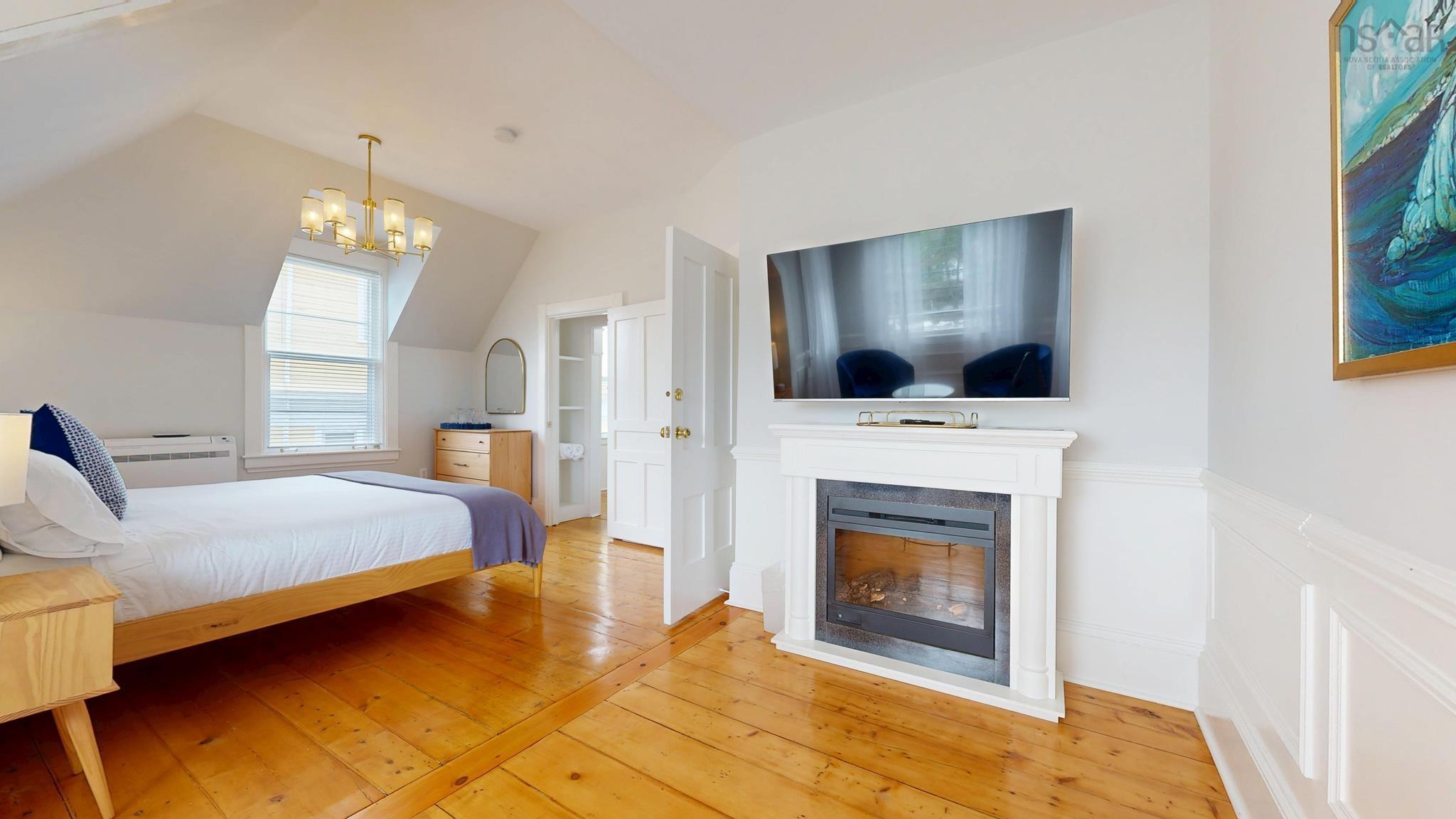 $1,200,000.00: 558 Main Street, Mahone Bay