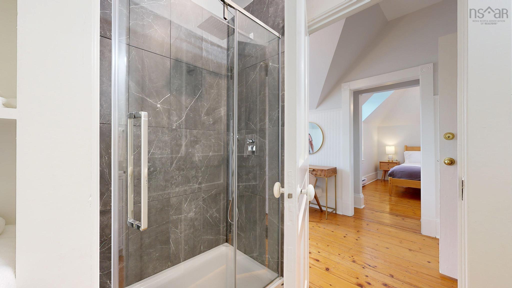 $1,200,000.00: 558 Main Street, Mahone Bay