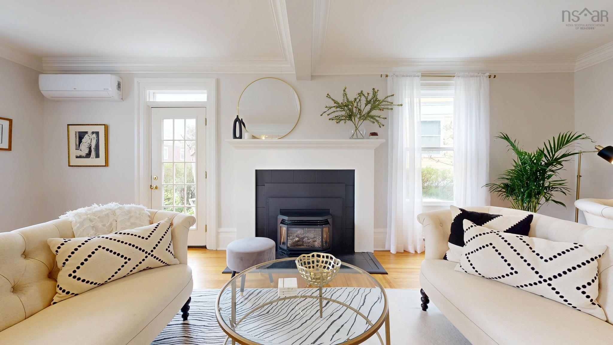 $1,200,000.00: 558 Main Street, Mahone Bay