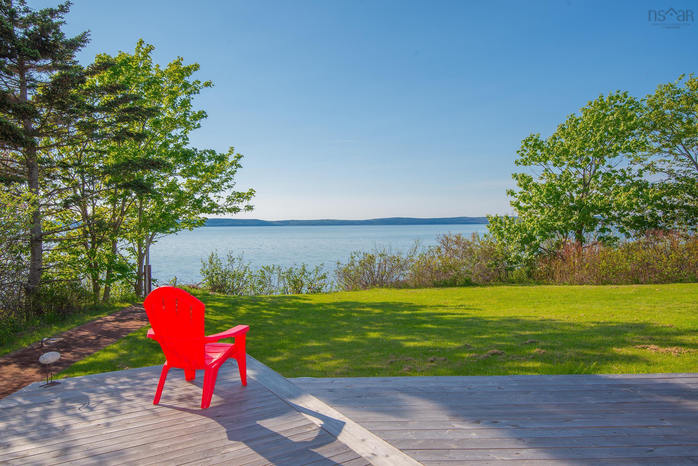 $476,900.00: 7215 Highway 101, Plympton