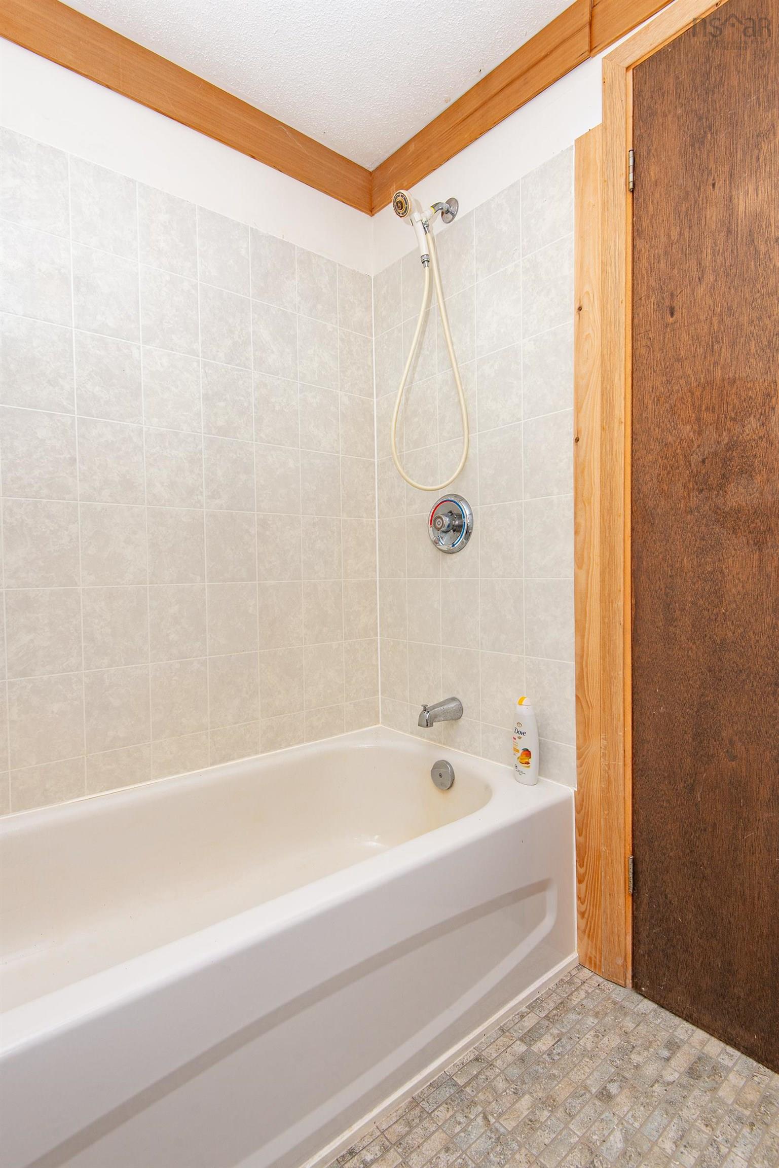 $476,900.00: 7215 Highway 101, Plympton