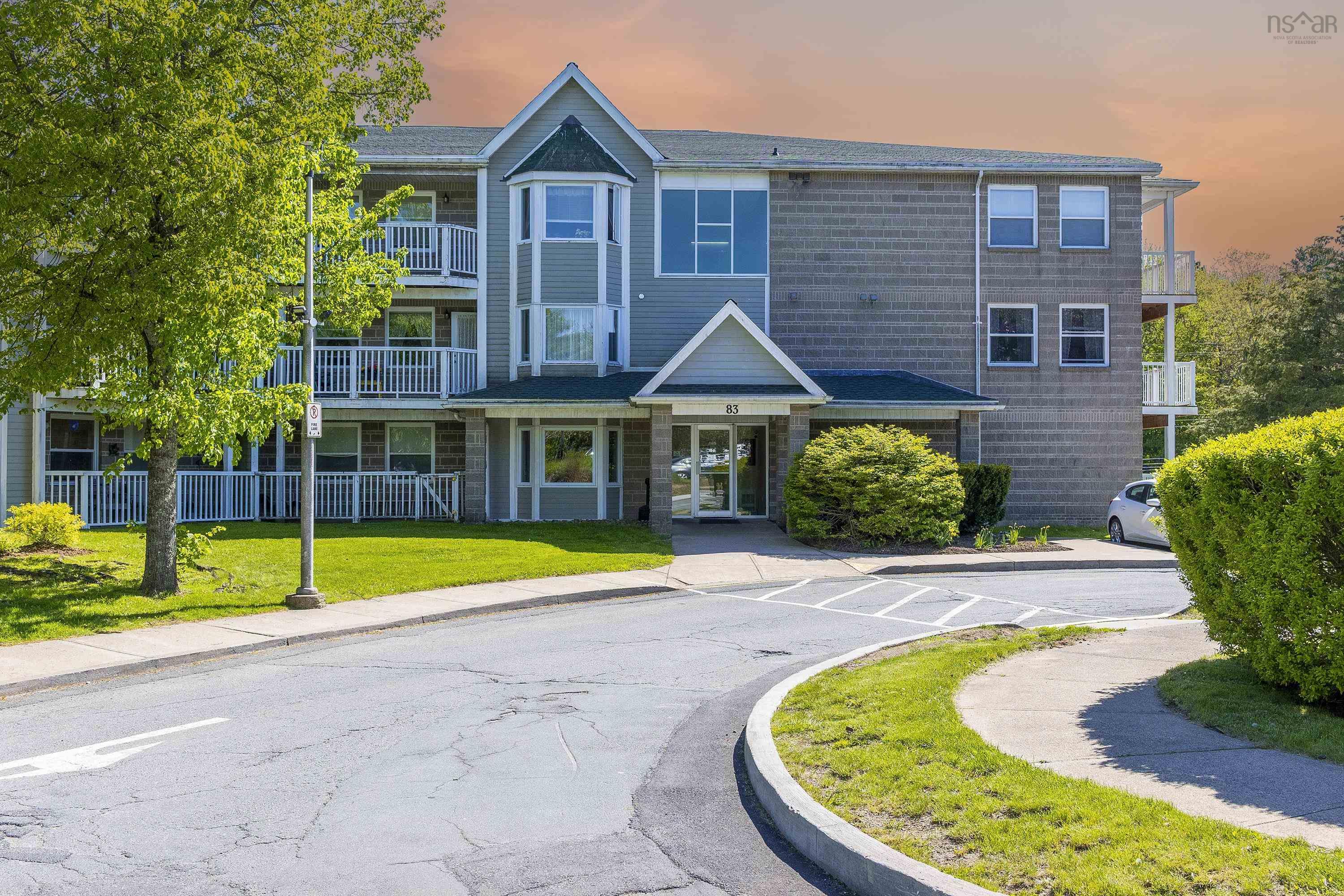 $339,900.00: 209 83 Kearney Lake Road, Halifax