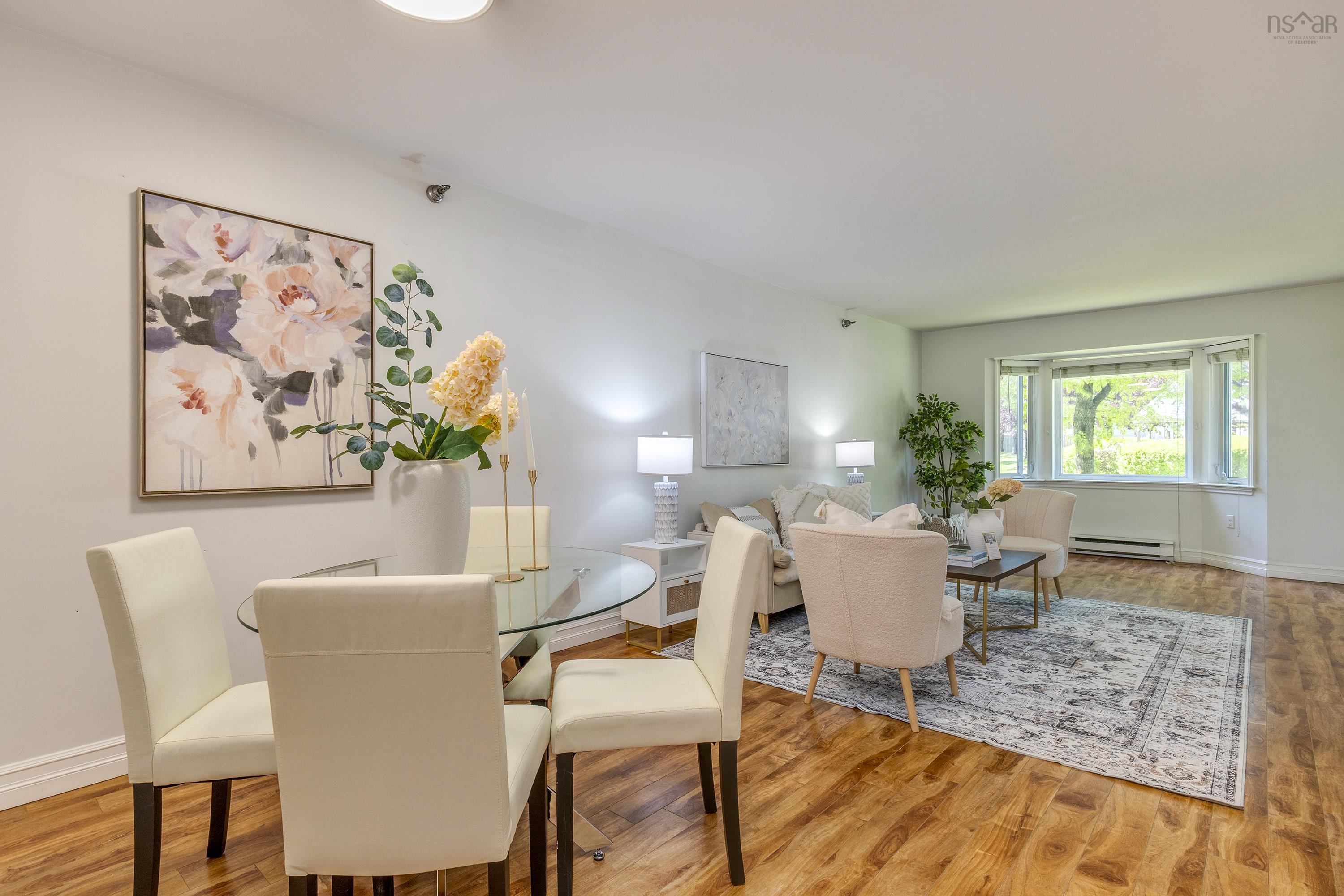 $339,900.00: 209 83 Kearney Lake Road, Halifax