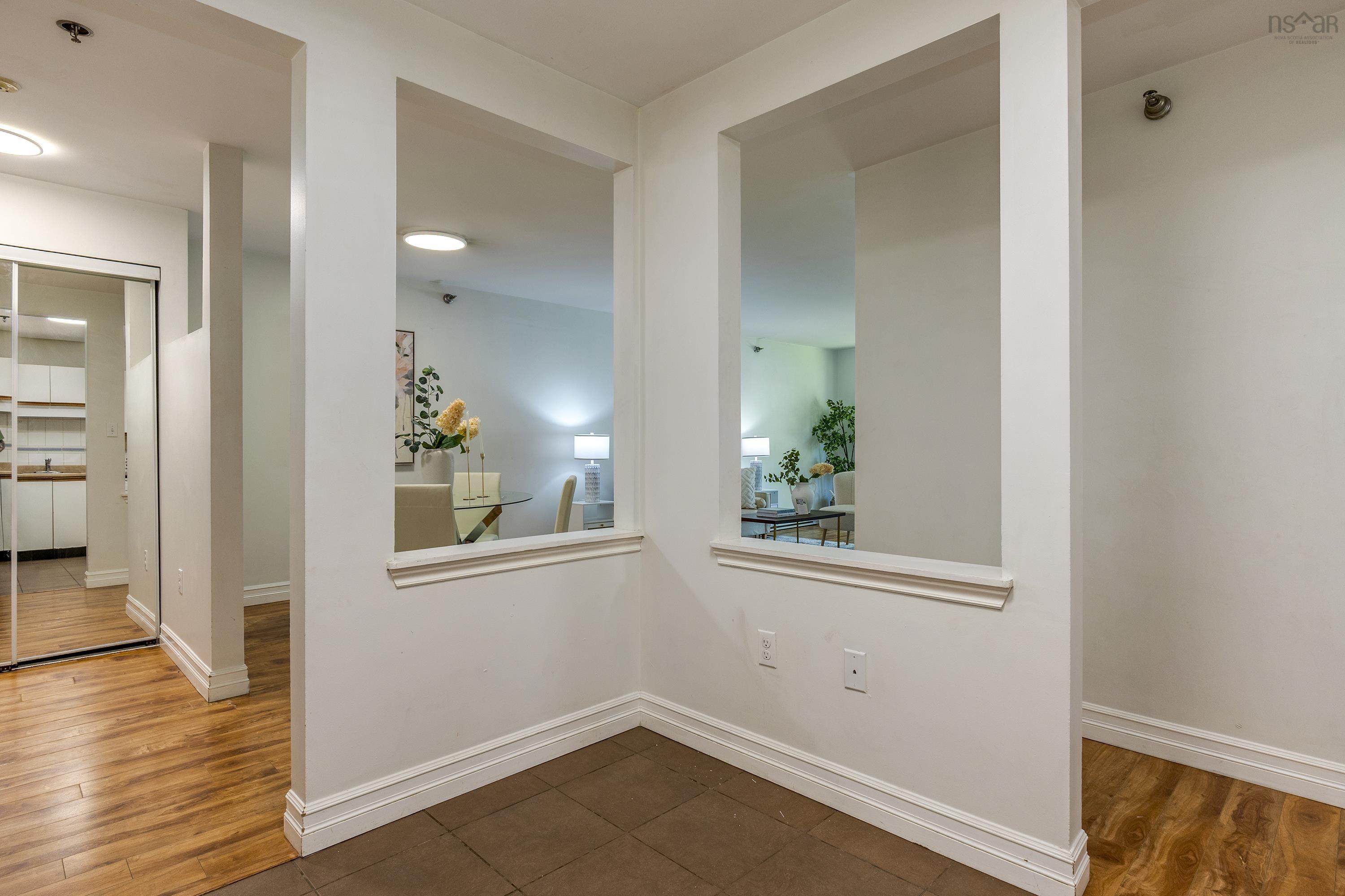 $339,900.00: 209 83 Kearney Lake Road, Halifax
