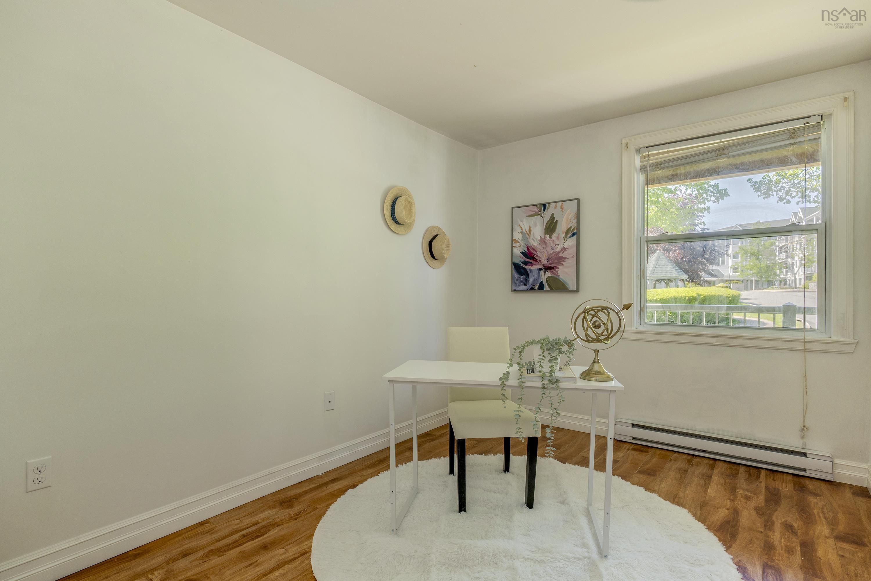 $339,900.00: 209 83 Kearney Lake Road, Halifax