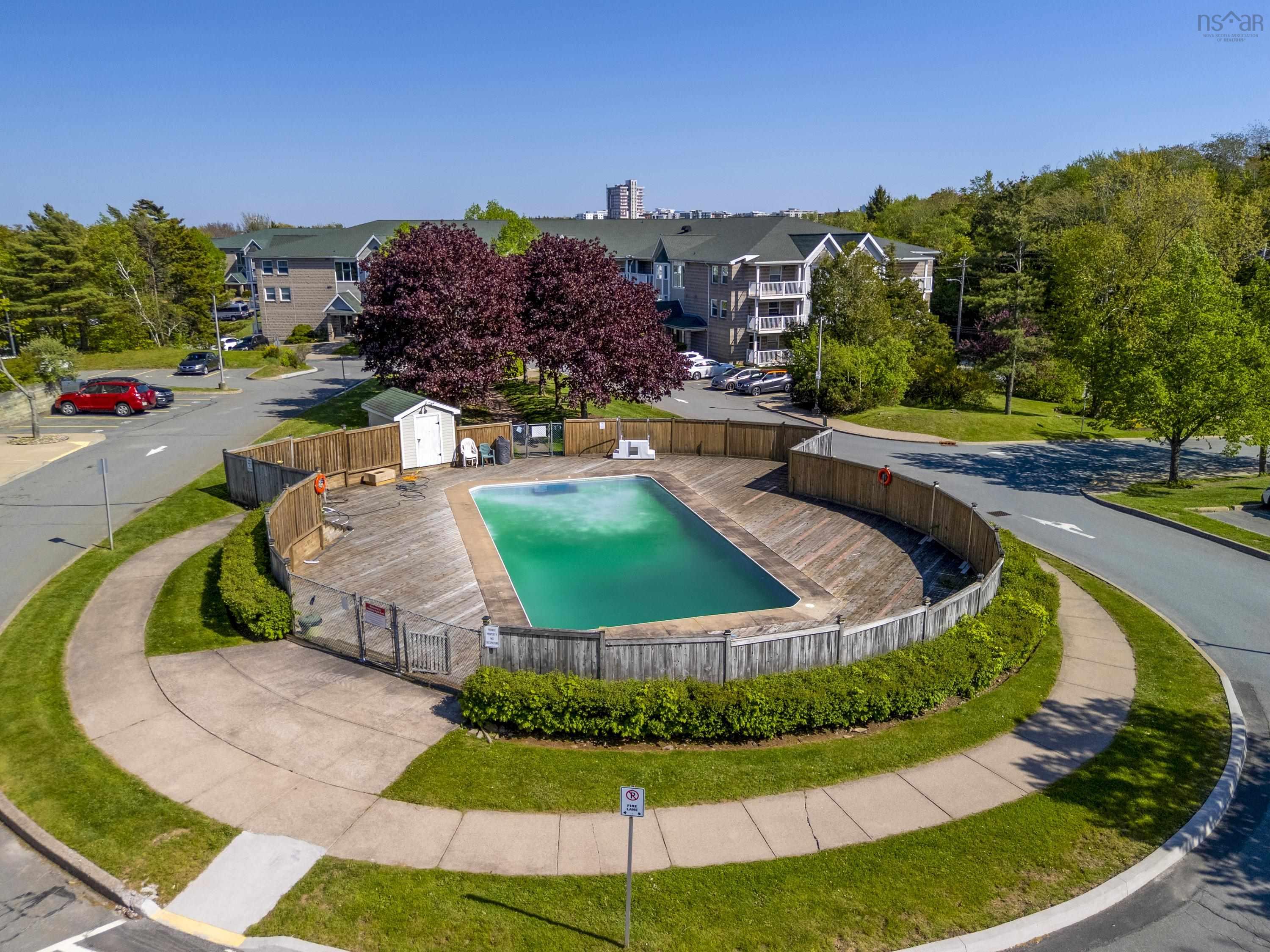 $339,900.00: 209 83 Kearney Lake Road, Halifax