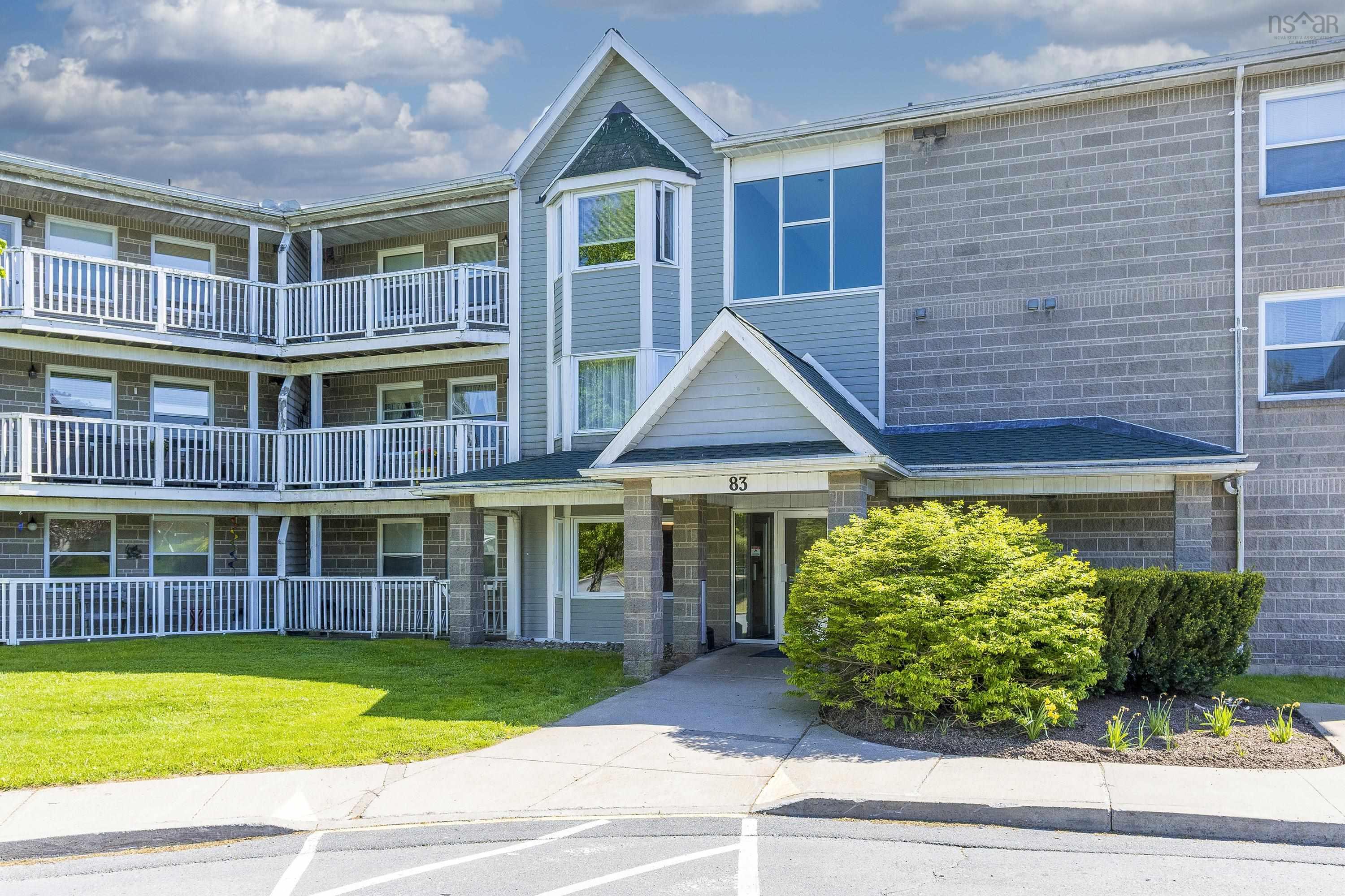 $339,900.00: 209 83 Kearney Lake Road, Halifax