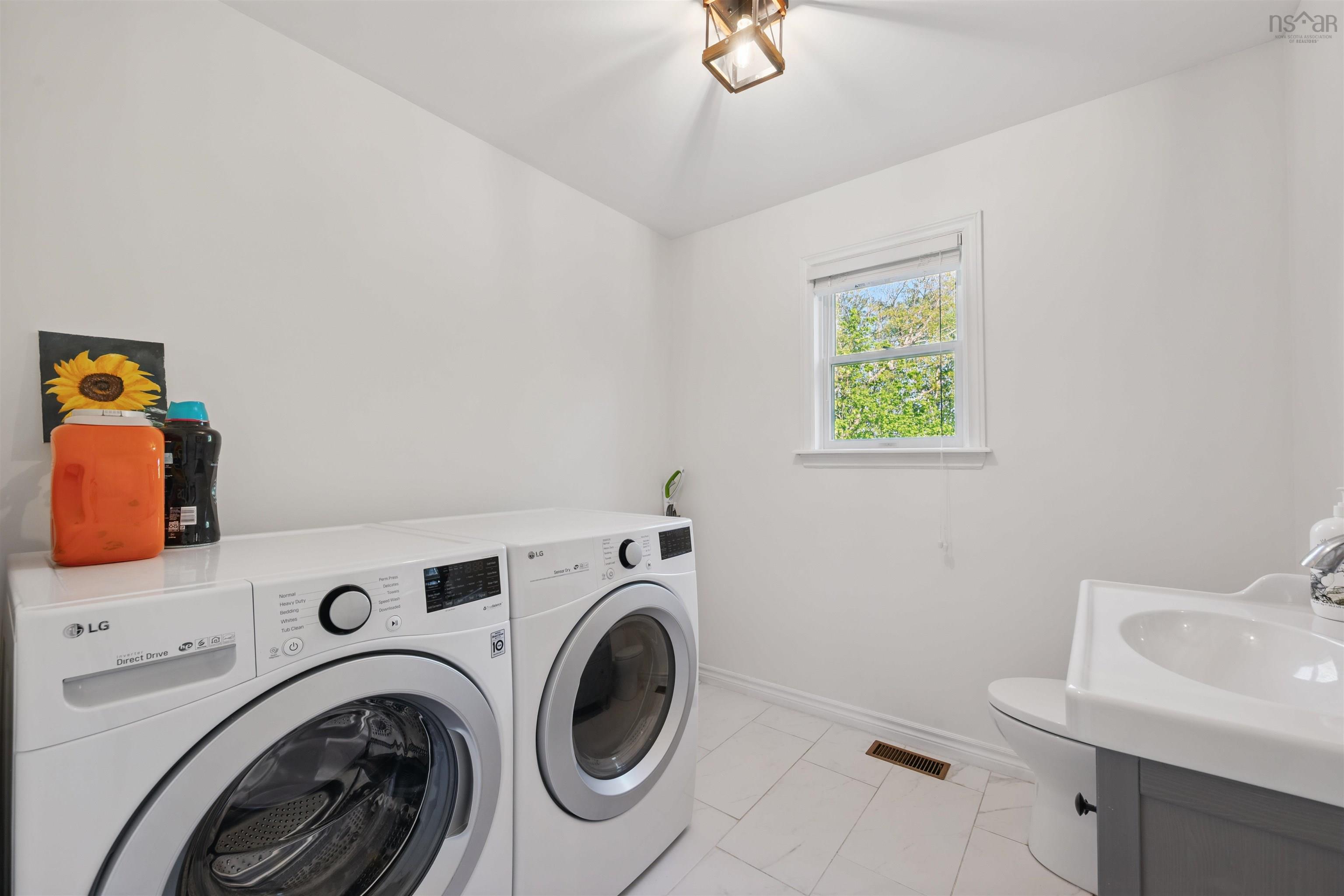 $749,000.00: 260 Nottingham Street, Bedford