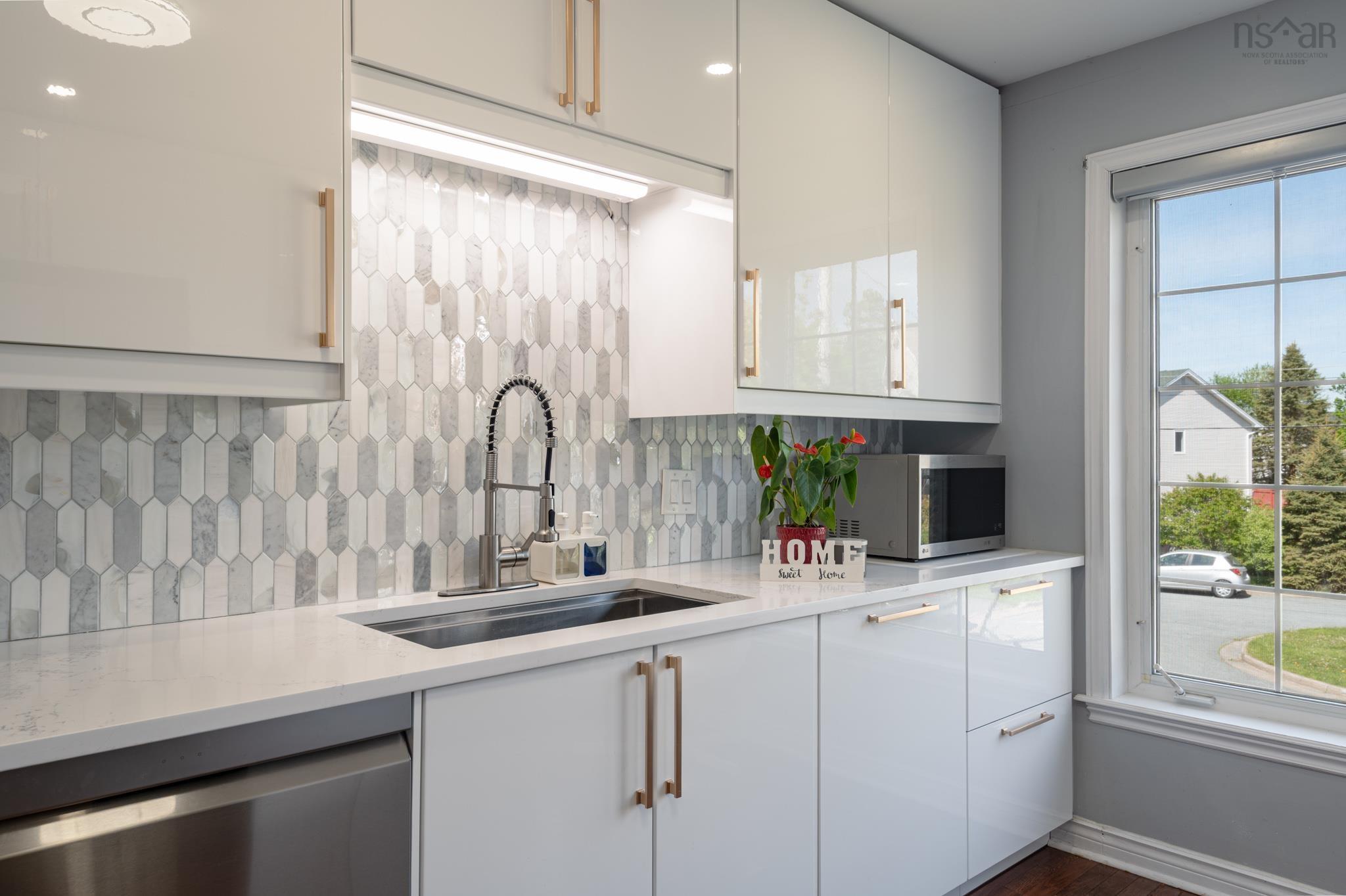 $575,000.00: 23 Moss Court, Halifax