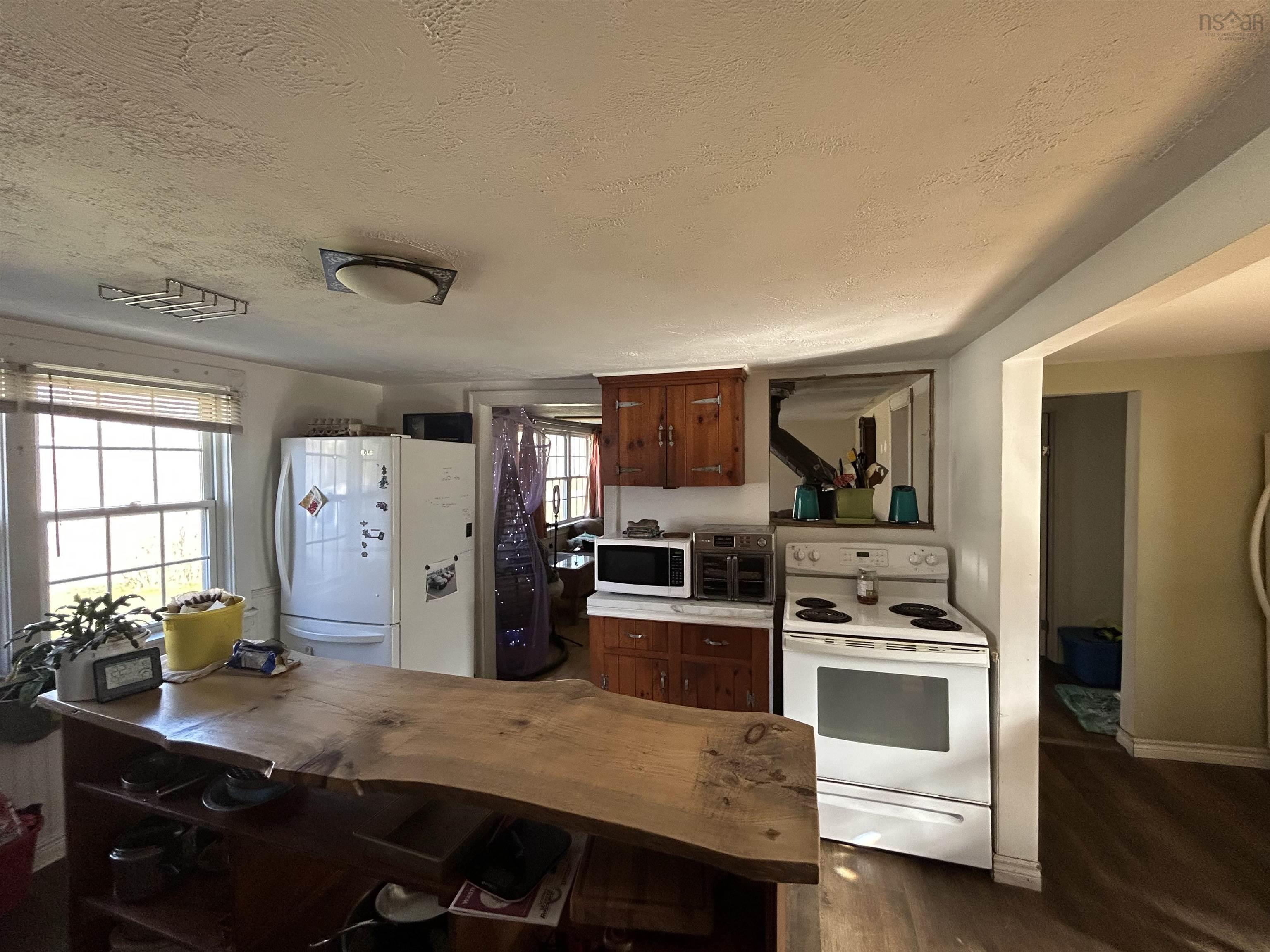 $274,900.00: 1691 Greenfield Road, Greenfield