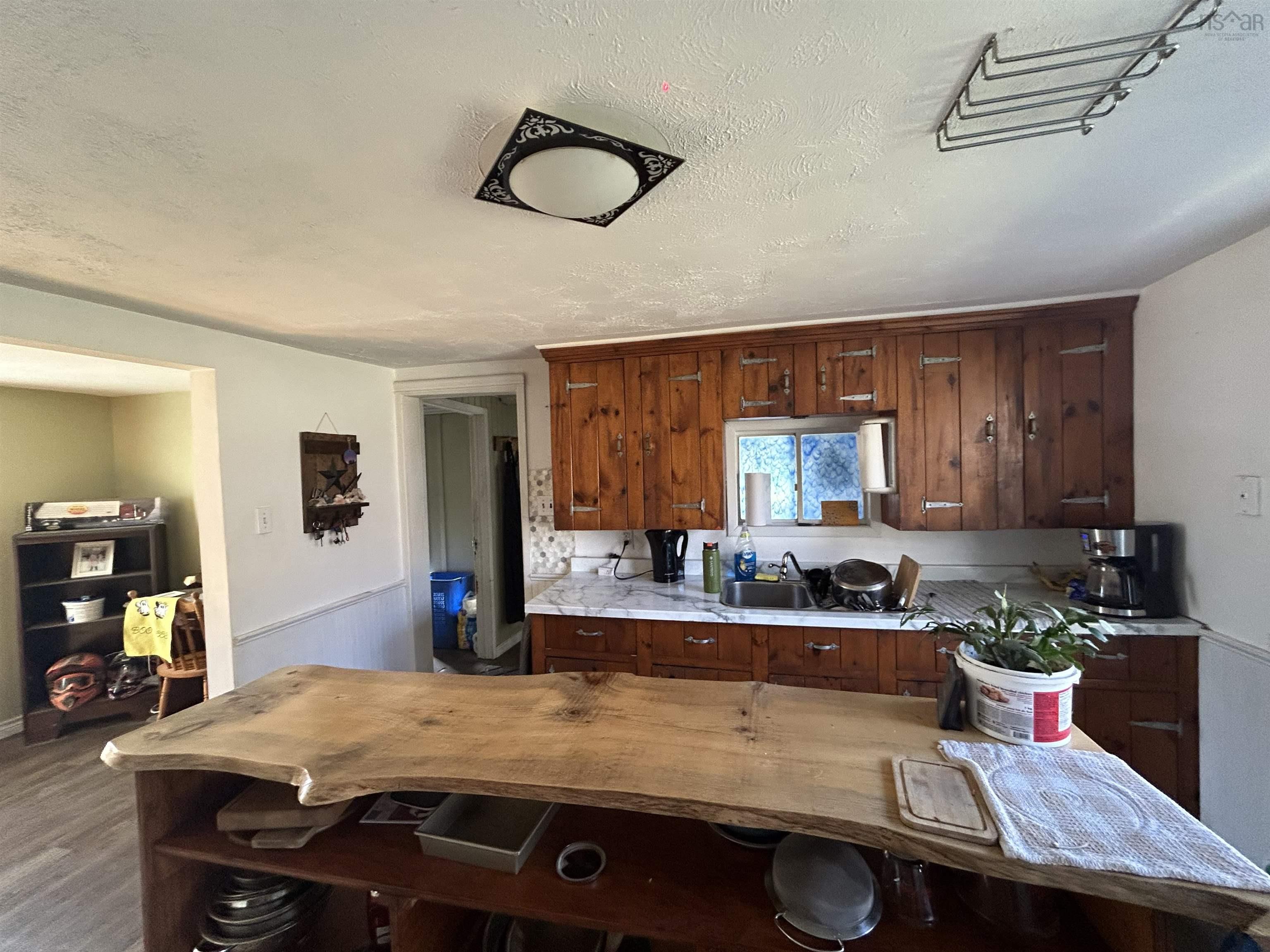 $274,900.00: 1691 Greenfield Road, Greenfield