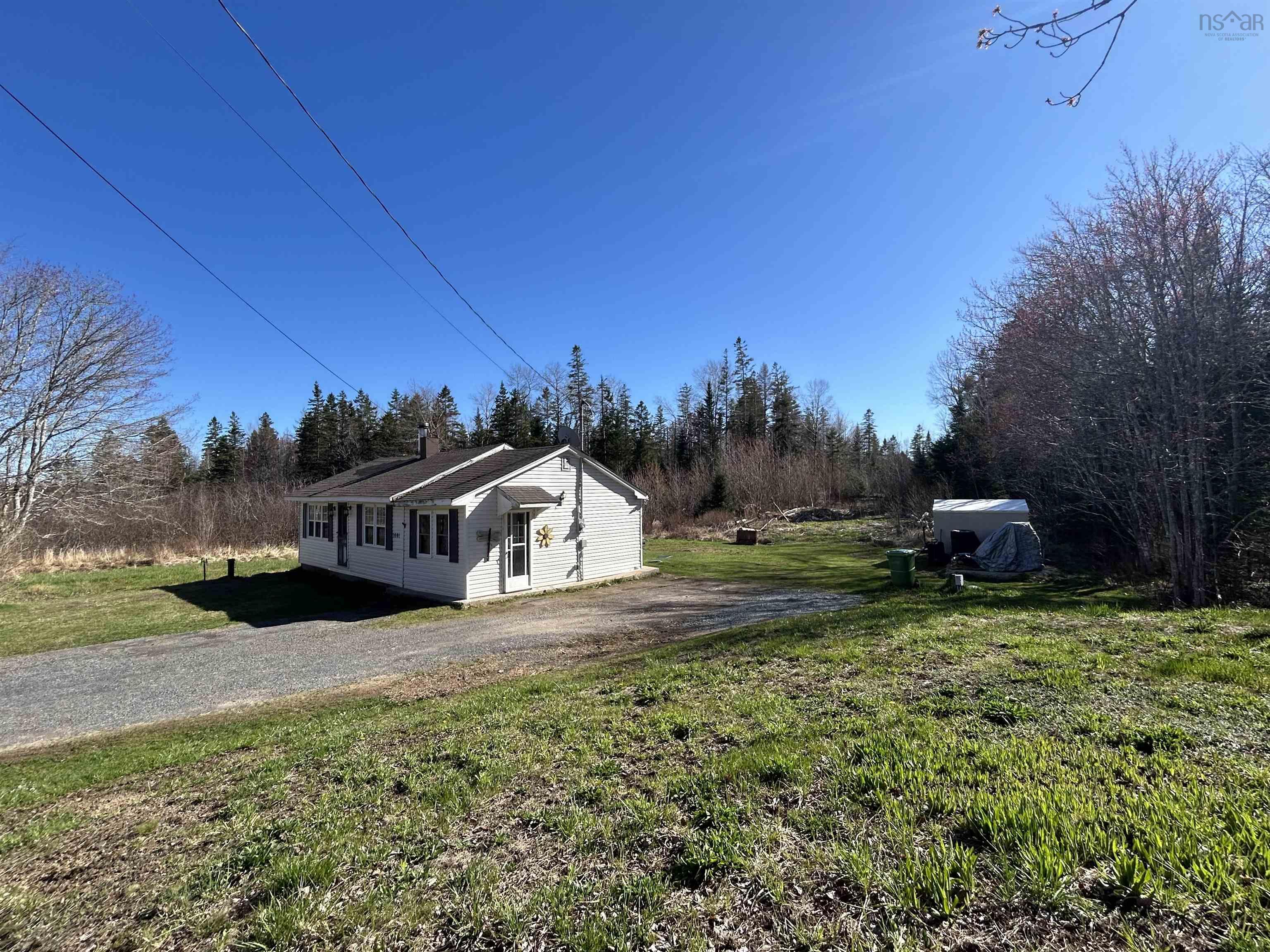 $274,900.00: 1691 Greenfield Road, Greenfield