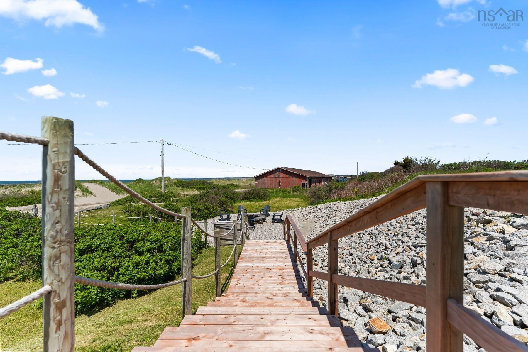 $799,900.00: 3291 Main Shore Road, Port Maitland