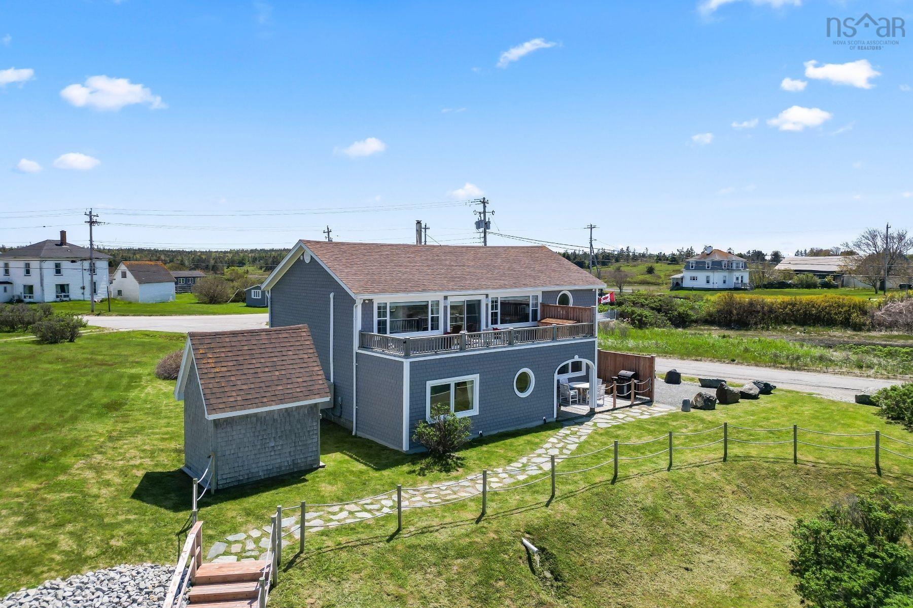 $799,900.00: 3291 Main Shore Road, Port Maitland