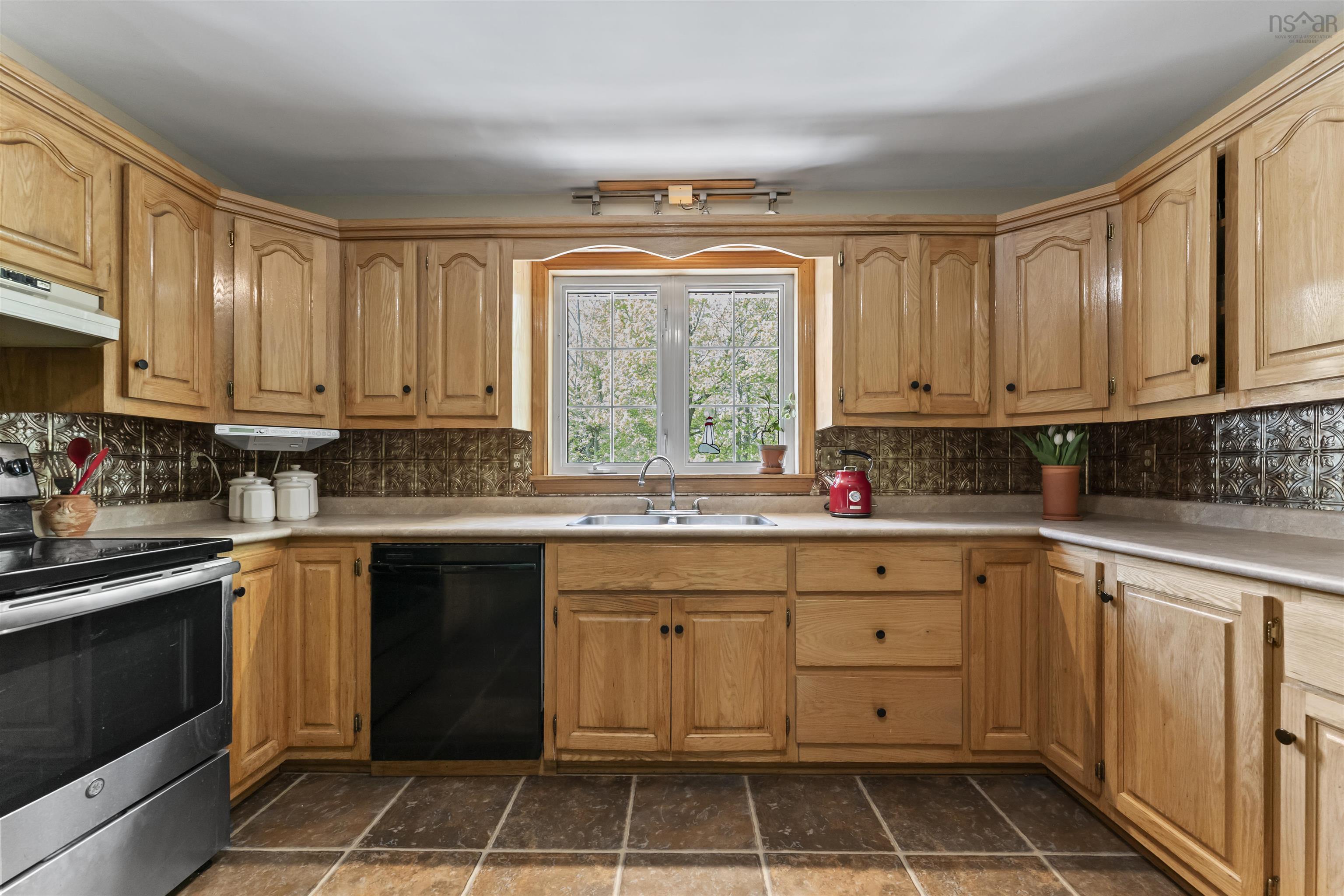 $694,500.00: 19 Hudson Drive, Windsor Junction