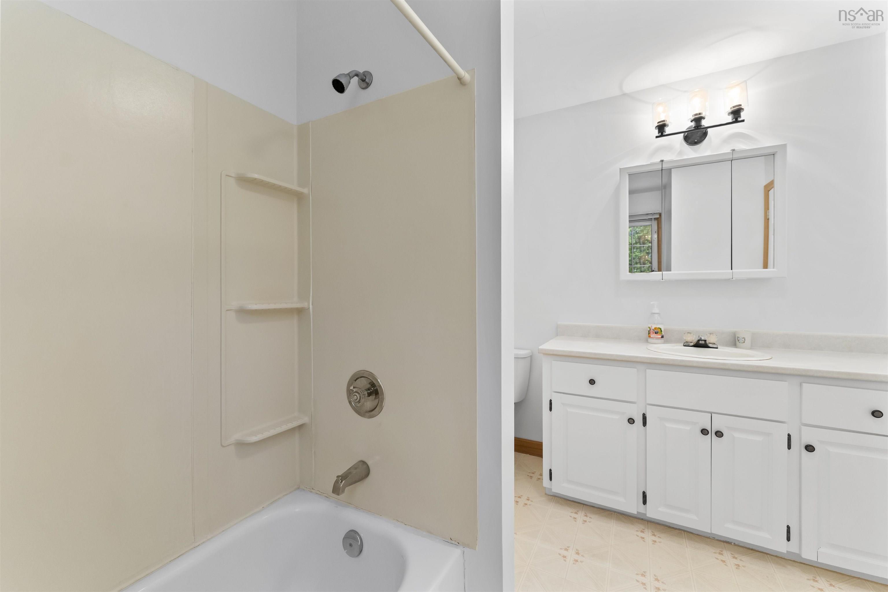 $694,500.00: 19 Hudson Drive, Windsor Junction