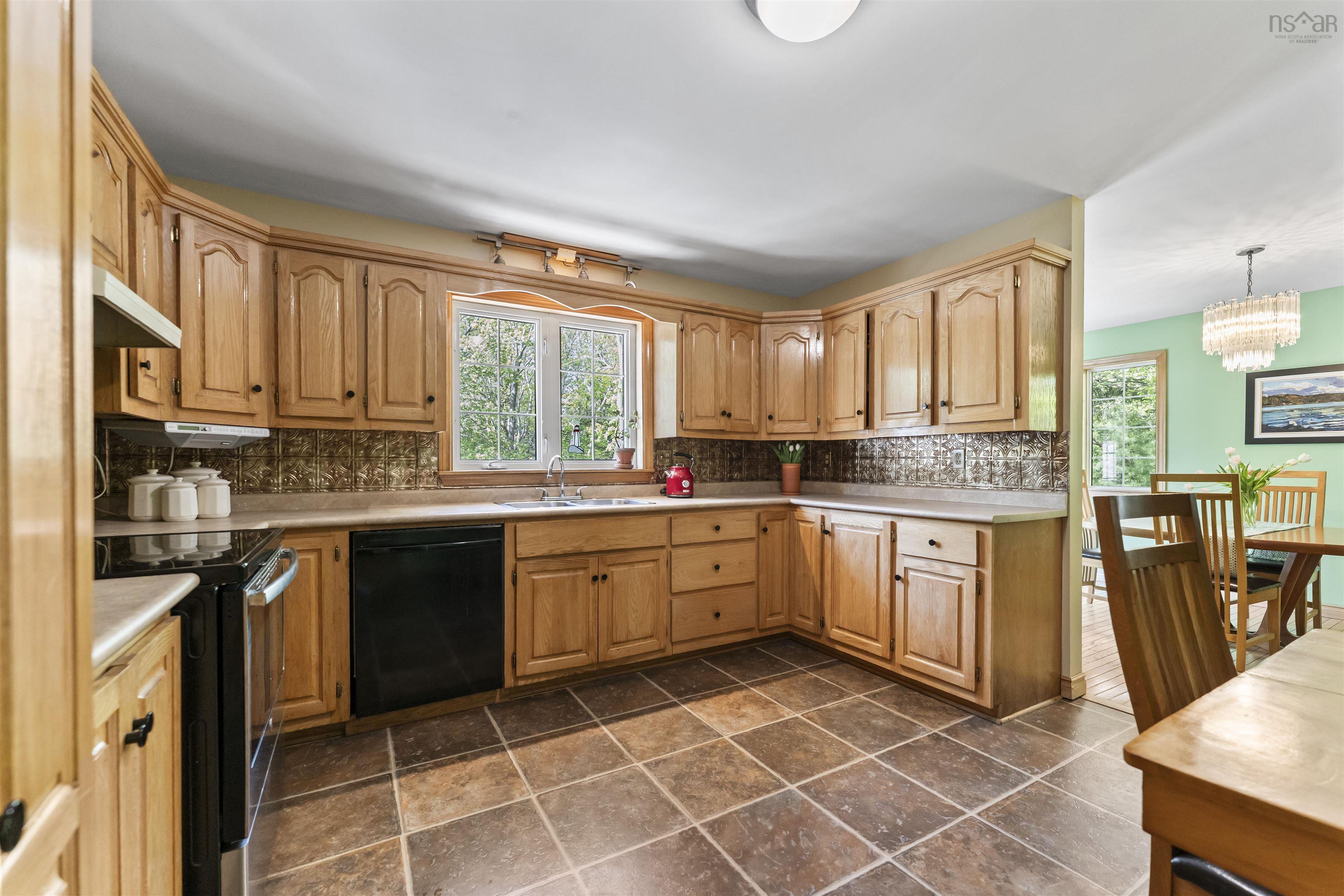 $694,500.00: 19 Hudson Drive, Windsor Junction