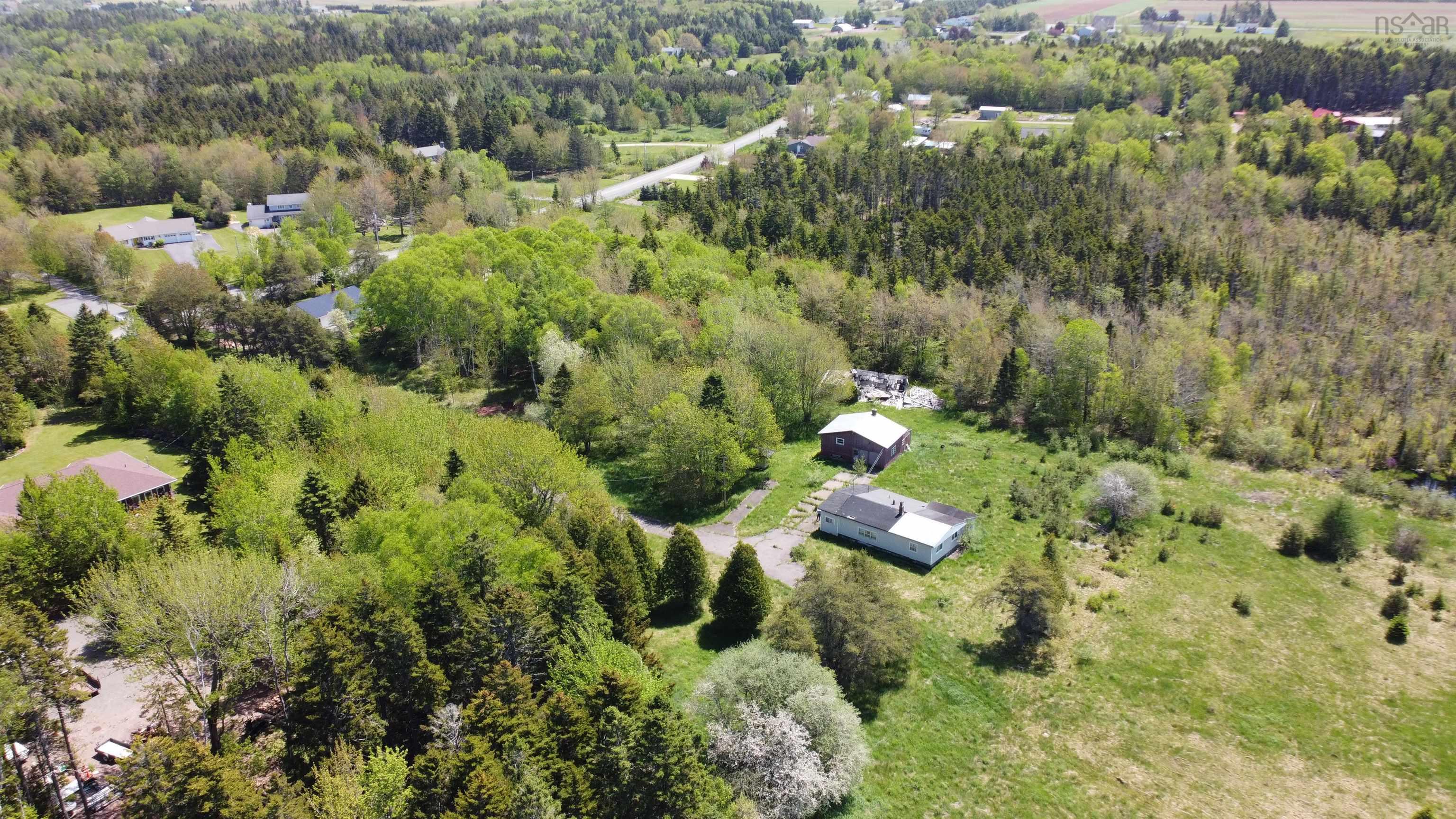 $349,900.00: 186 Fox Ranch Road, East Amherst