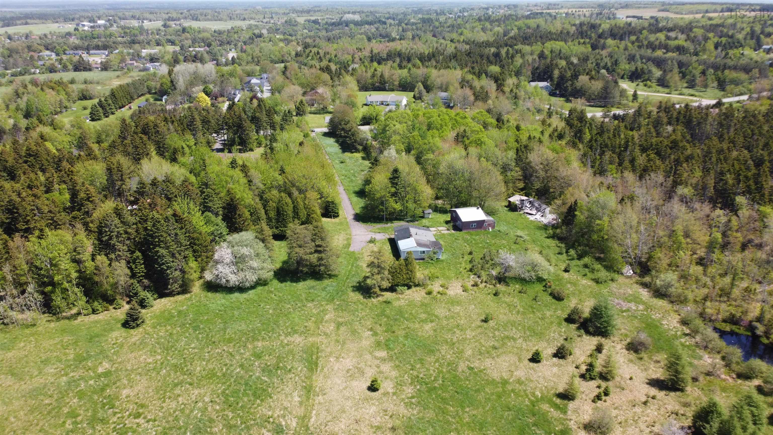 $349,900.00: 186 Fox Ranch Road, East Amherst