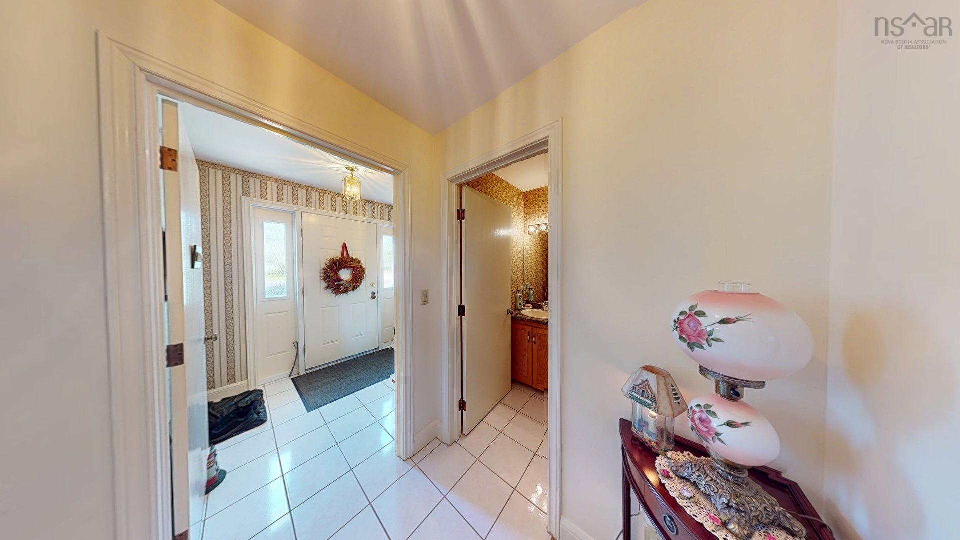 $324,900.00: 3 20 Connaught Avenue, Middleton