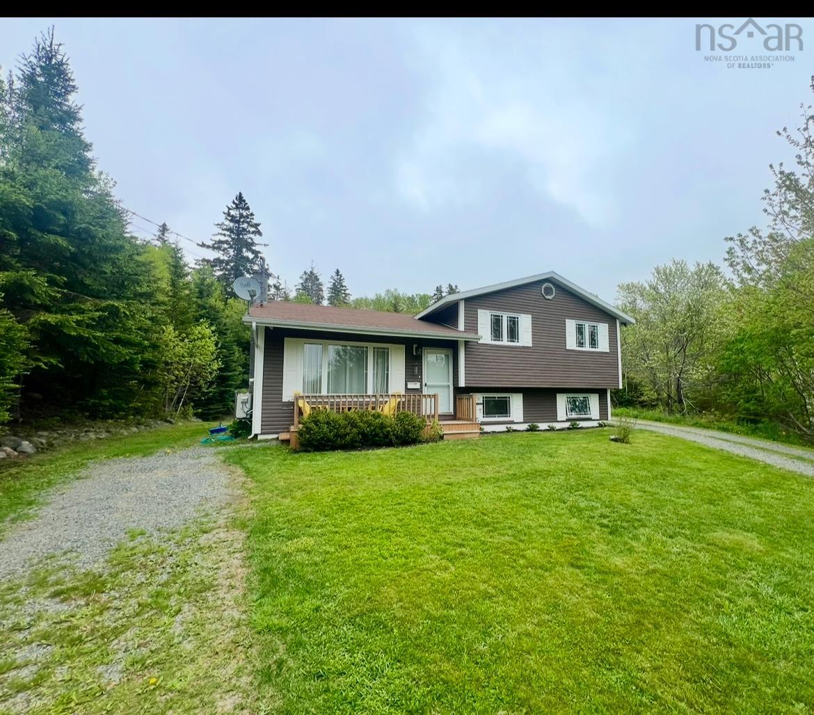 $379,900.00: 207 Erin Leah Drive, Howie Centre