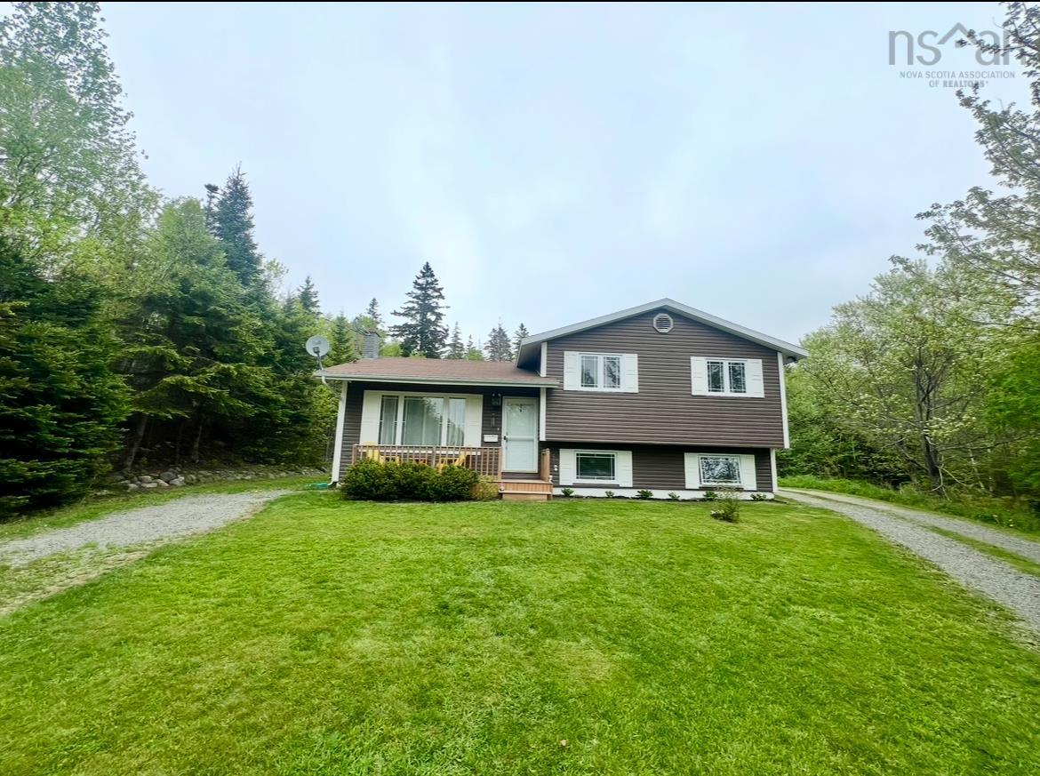 $379,900.00: 207 Erin Leah Drive, Howie Centre