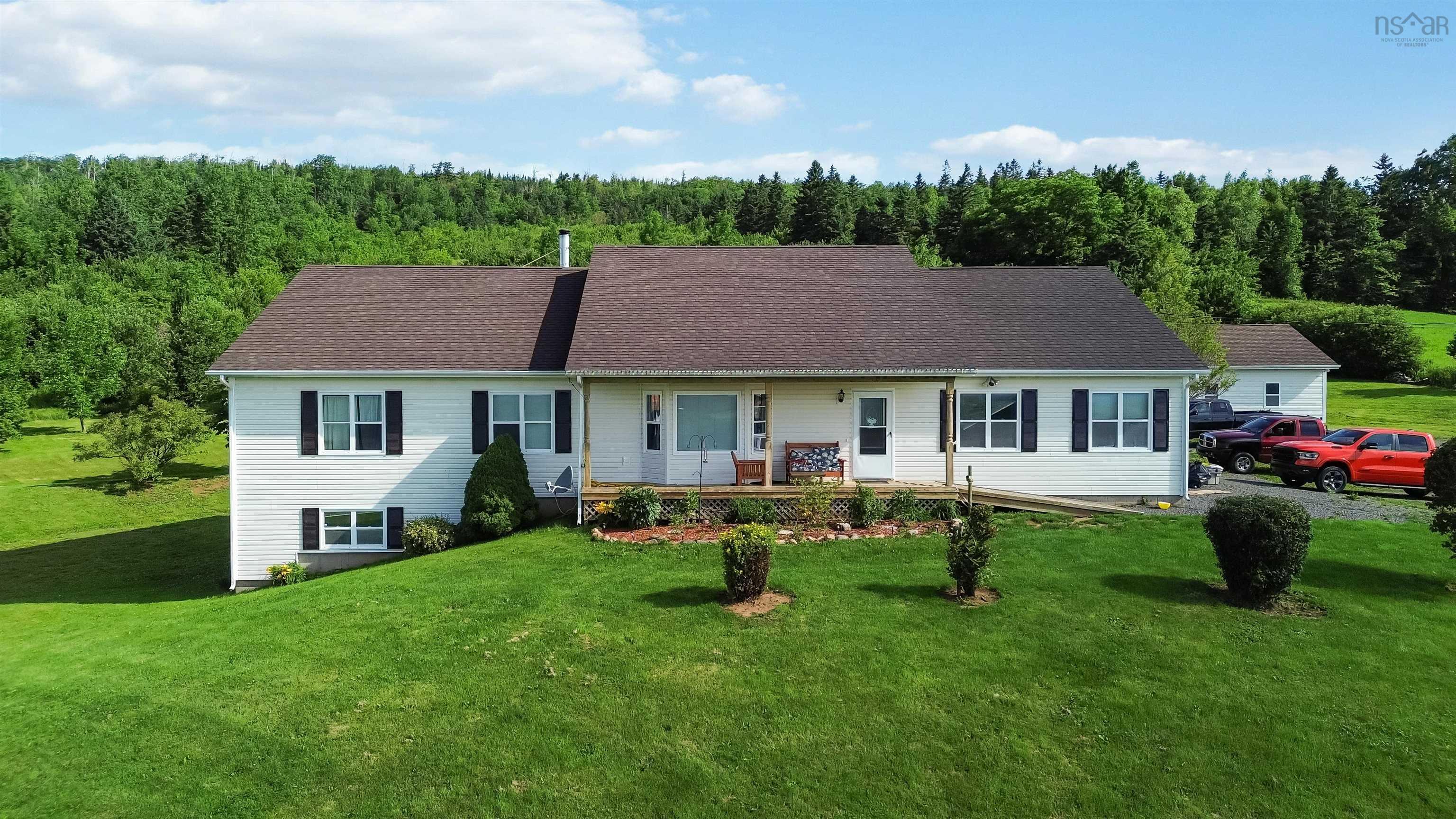$759,900.00: 2135 Highway 221, Dempseys Corner