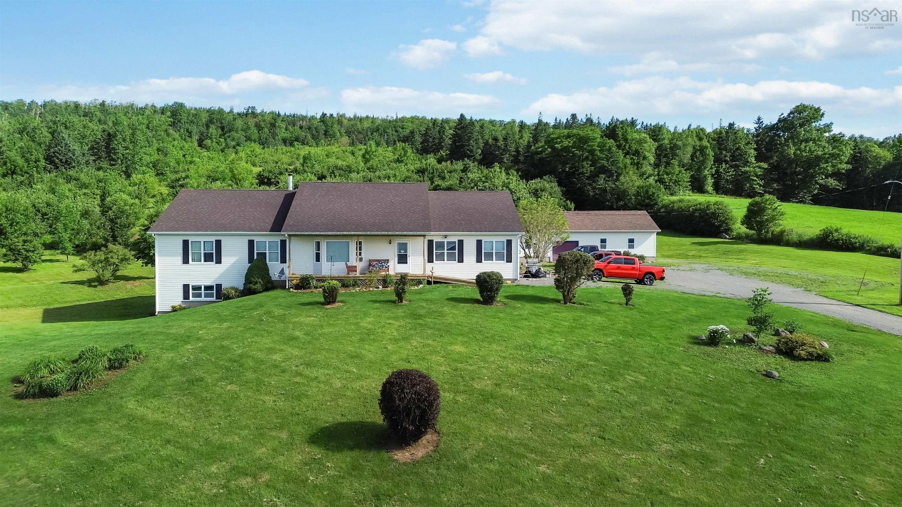 $759,900.00: 2135 Highway 221, Dempseys Corner