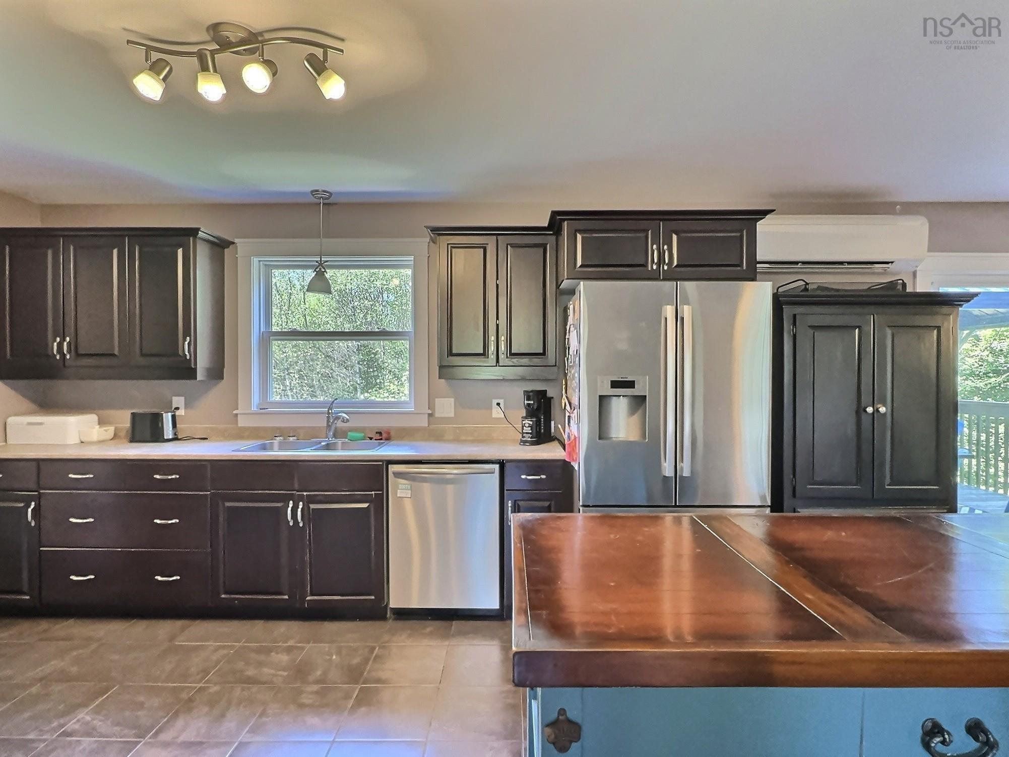 $674,900.00: 80 Burris Drive, Valley
